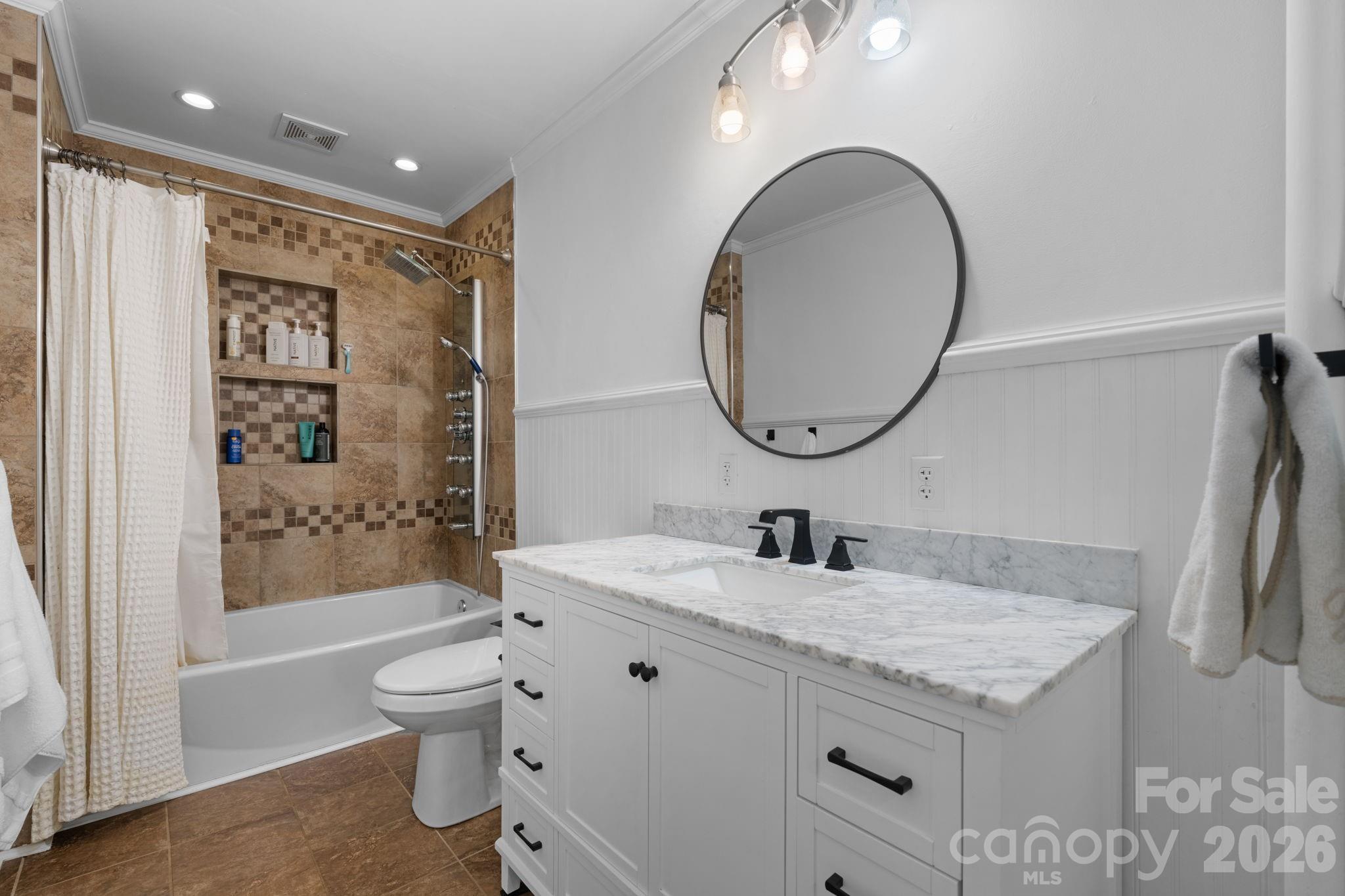 95 18th Avenue NW — Hickory