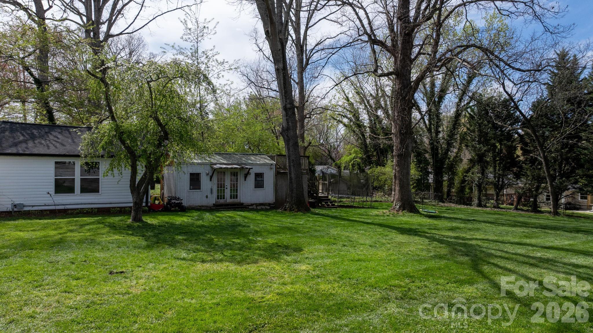 95 18th Avenue NW — Hickory