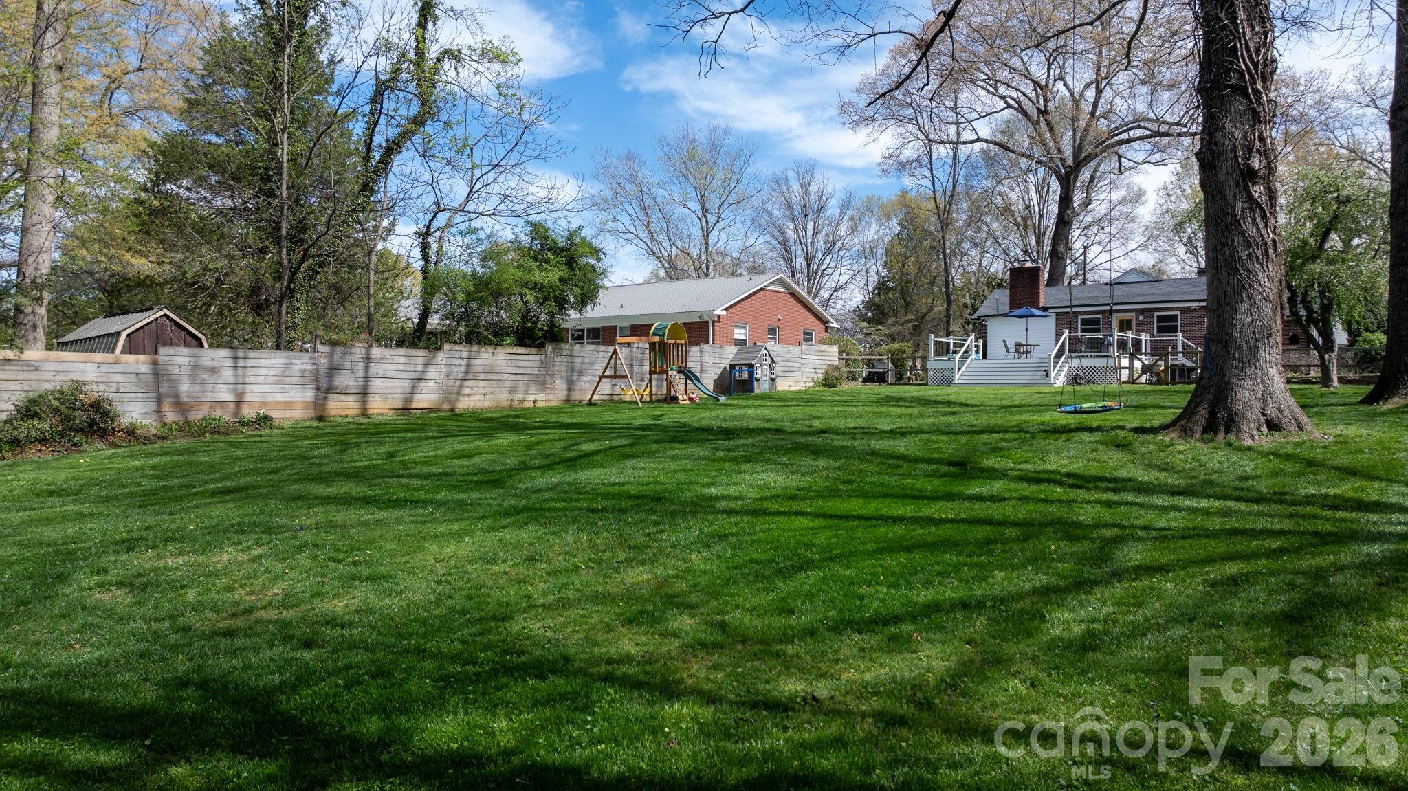 95 18th Avenue NW — Hickory