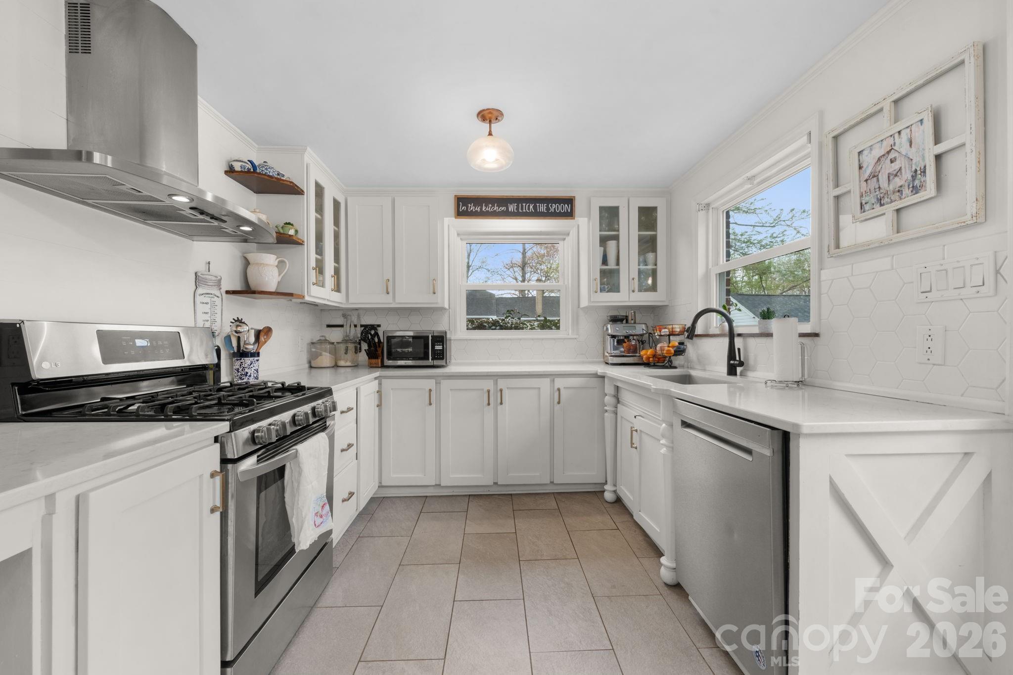 95 18th Avenue NW — Hickory