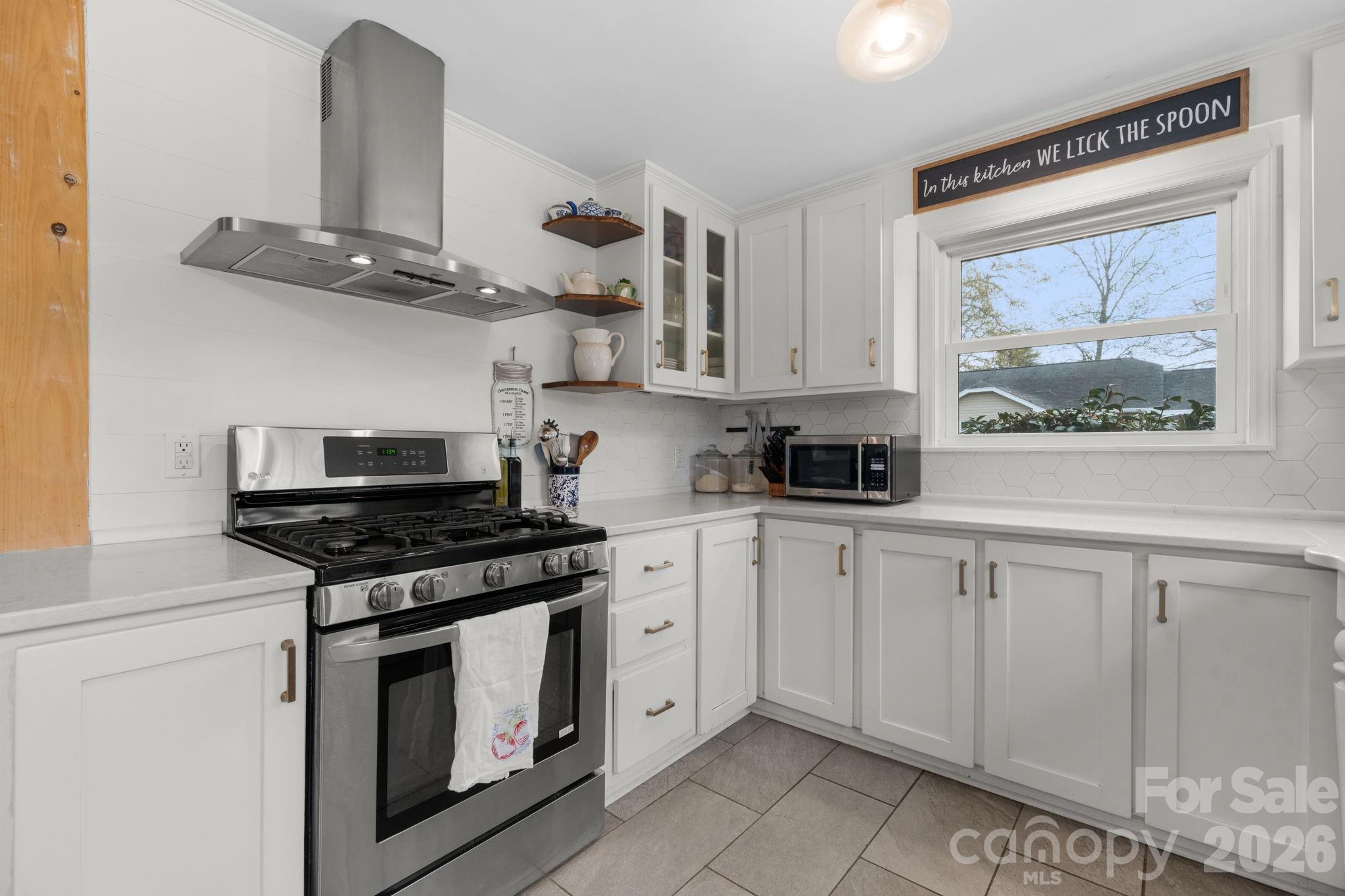 95 18th Avenue NW — Hickory