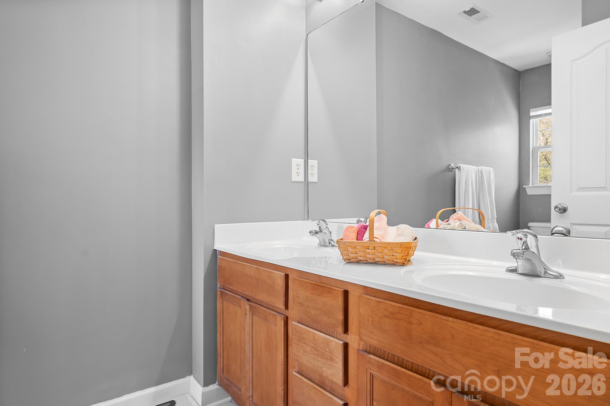 520 E Iredell Avenue — Mooresville