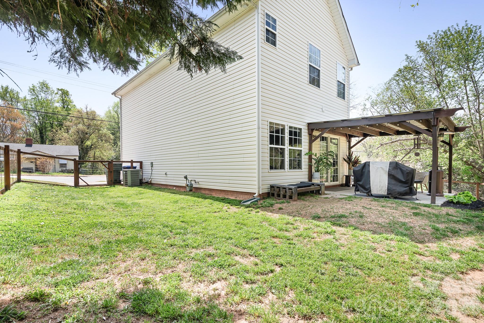 520 E Iredell Avenue — Mooresville