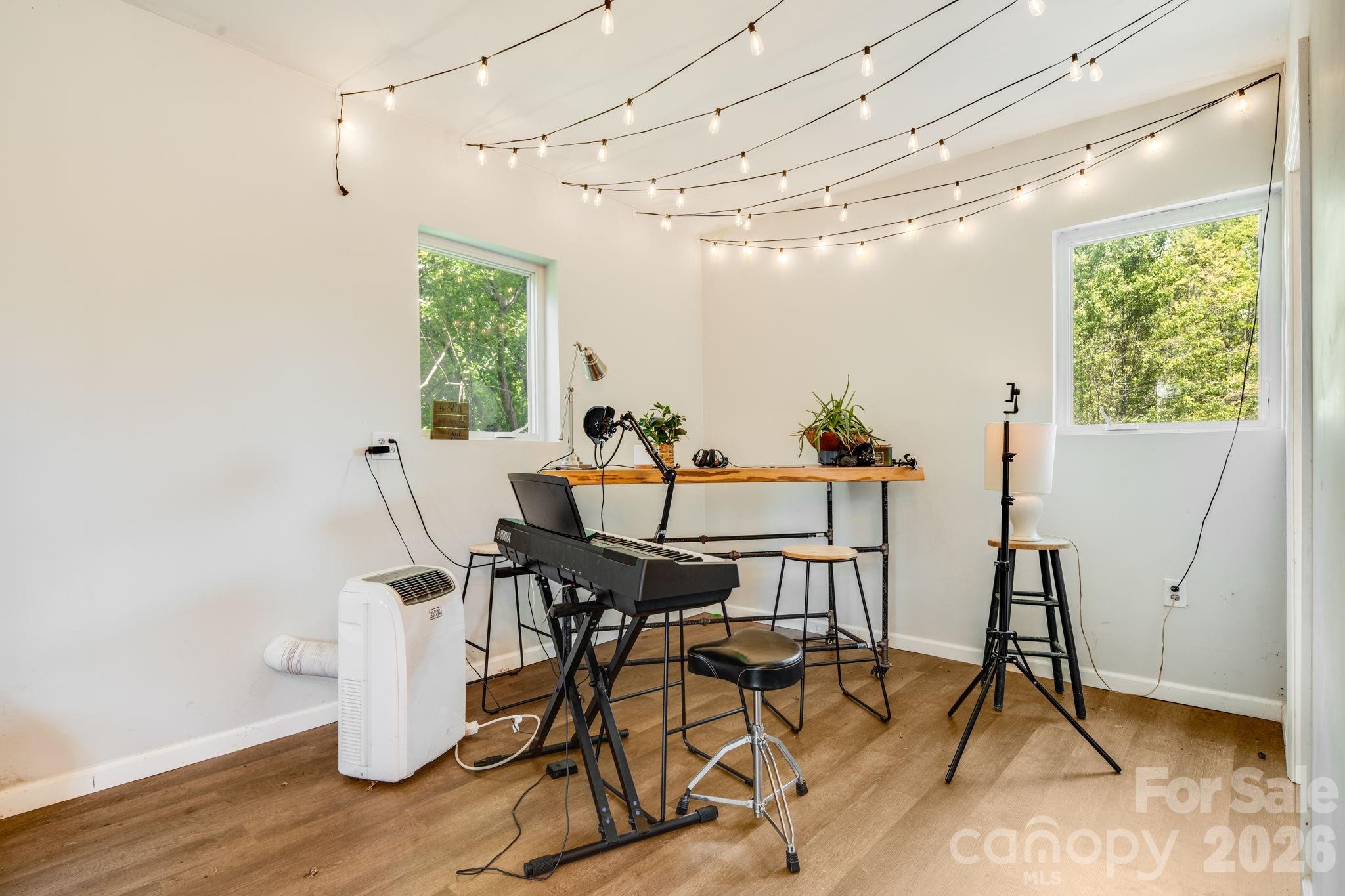 1737 Whitesides Road — Forest City