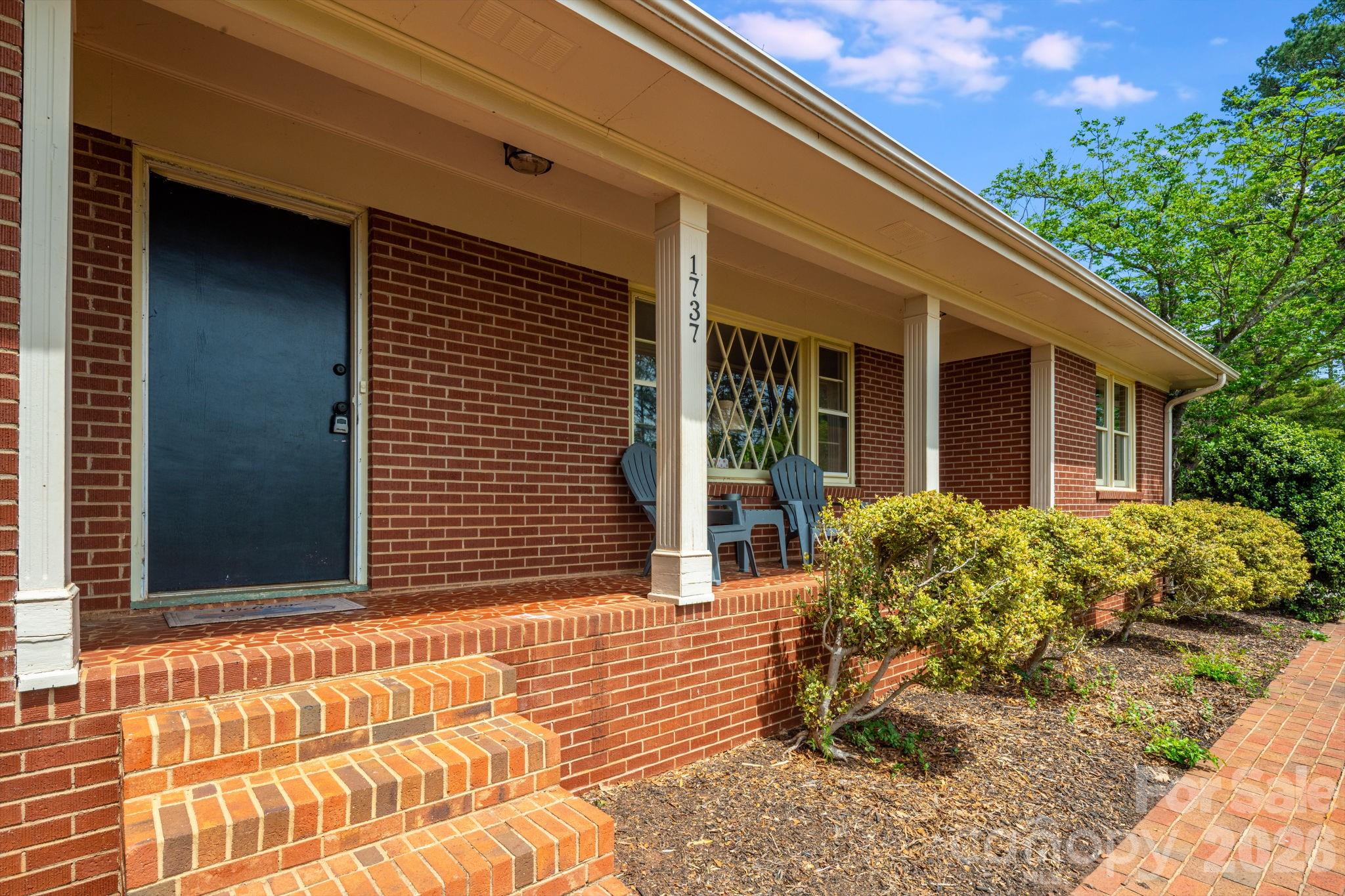 1737 Whitesides Road — Forest City