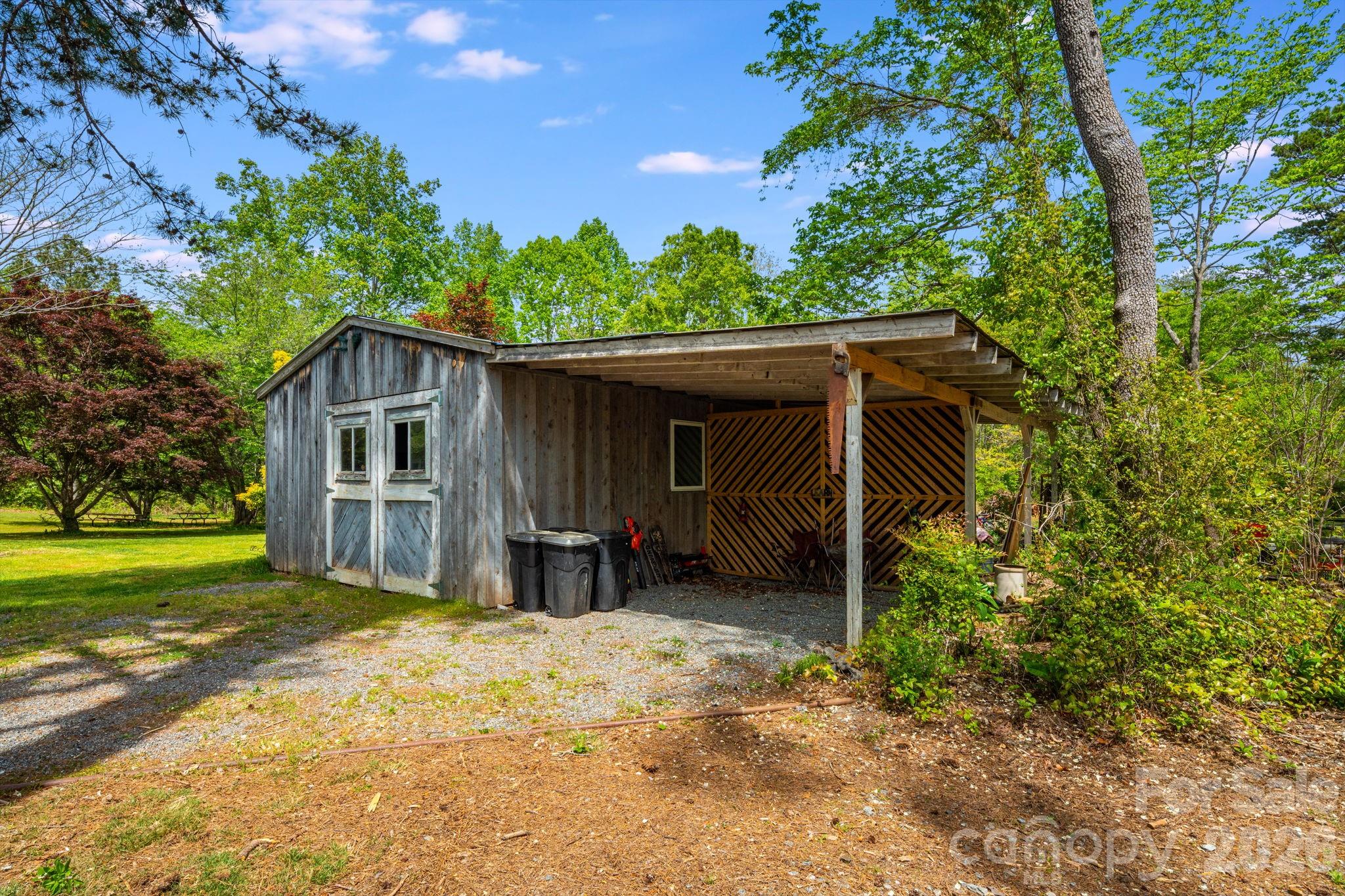 1737 Whitesides Road — Forest City