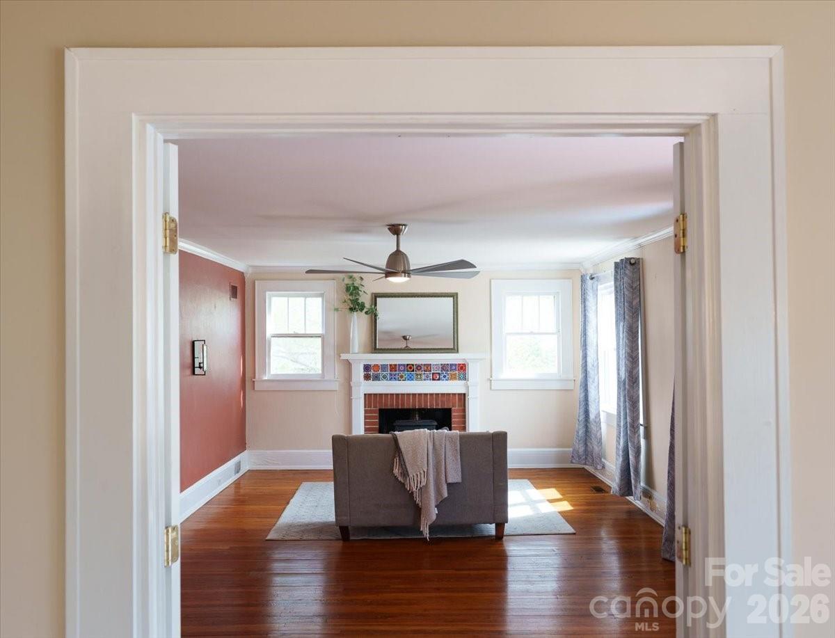 63 Washington Avenue — Asheville