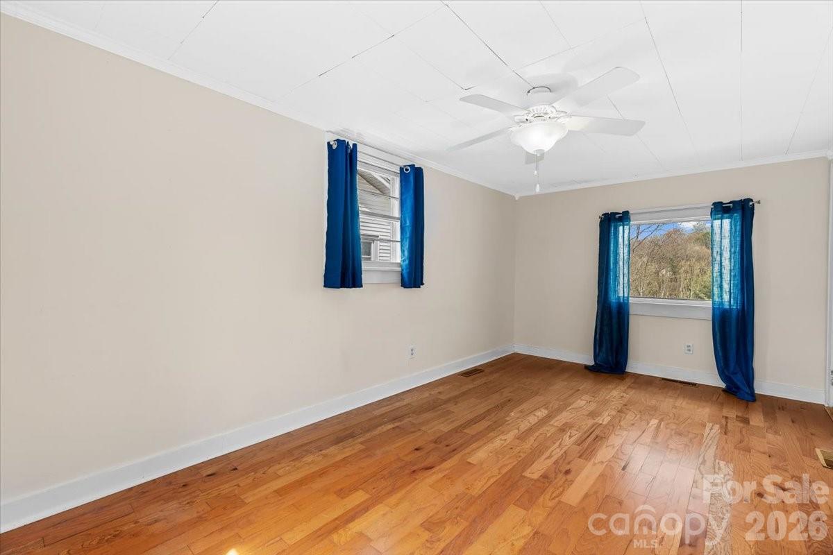 63 Washington Avenue — Asheville