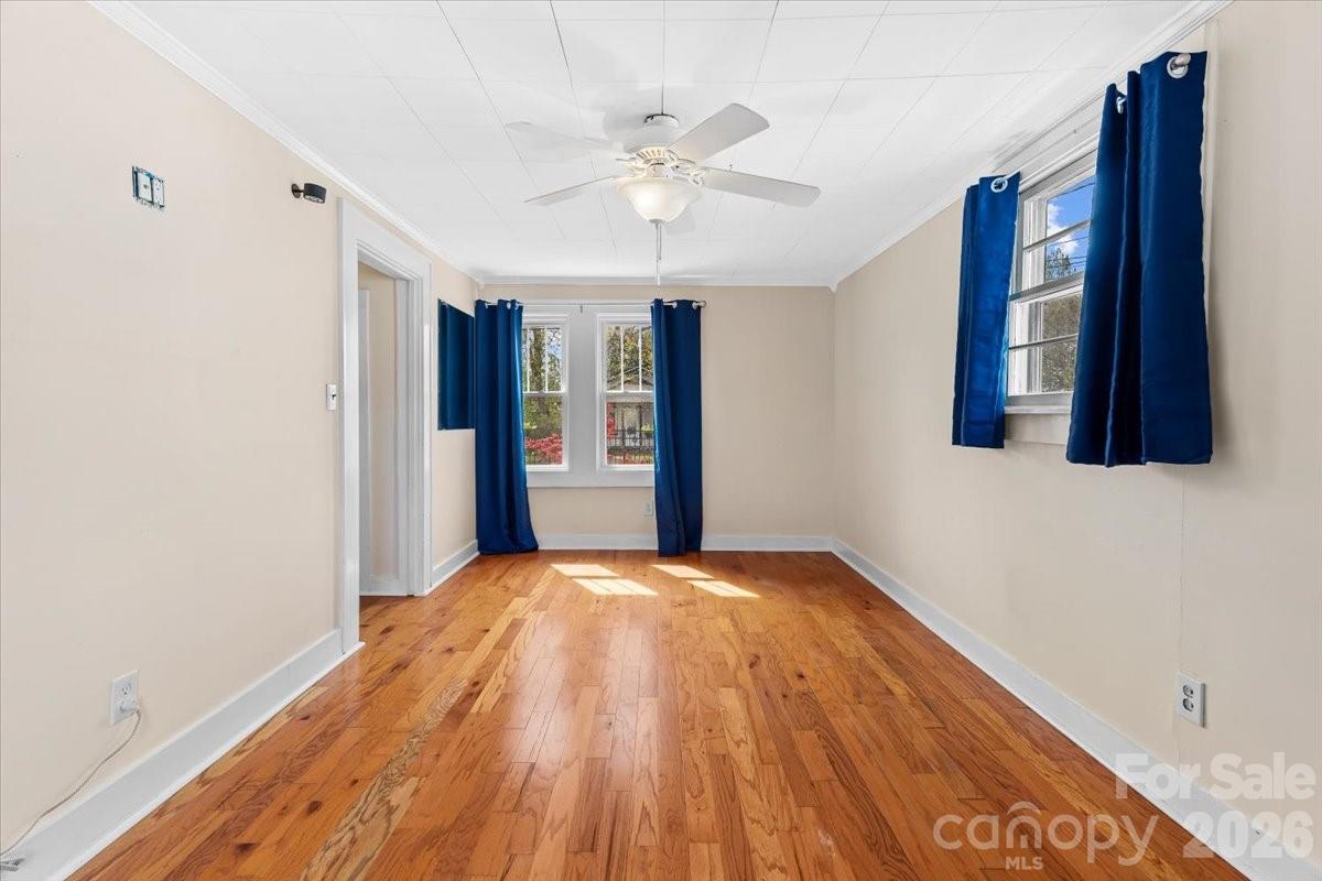 63 Washington Avenue — Asheville