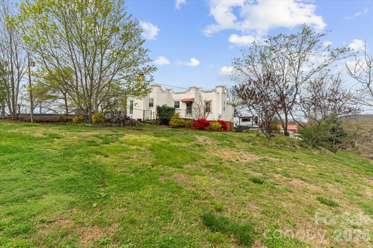 63 Washington Avenue — Asheville