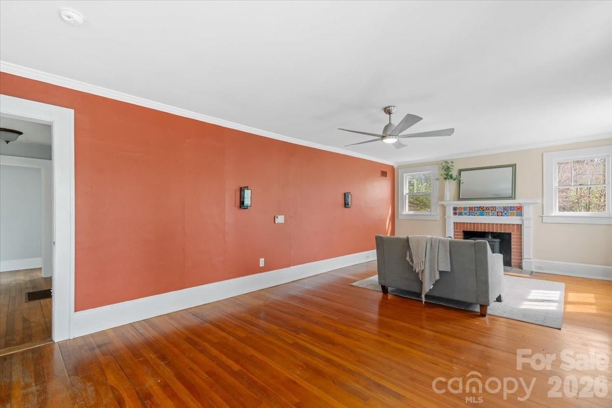 63 Washington Avenue — Asheville