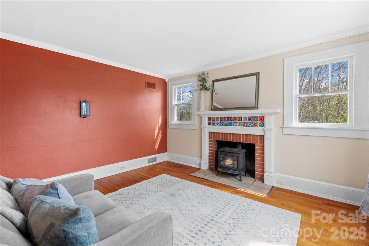 63 Washington Avenue — Asheville