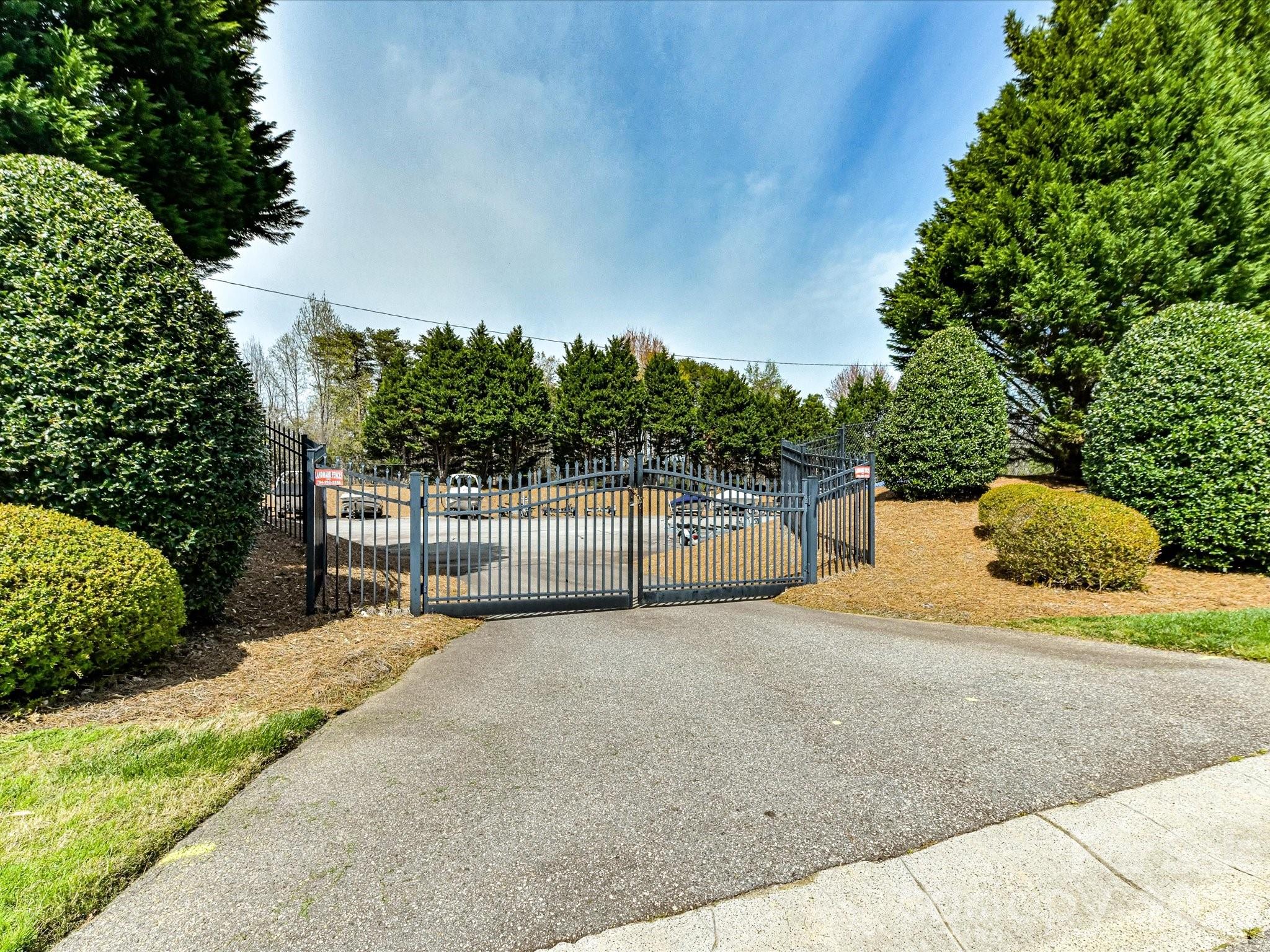 4609 Firethorn Court — Denver