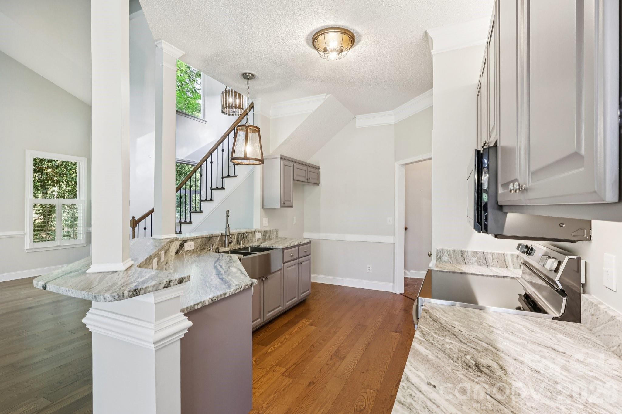 206 Millingport Lane — New London