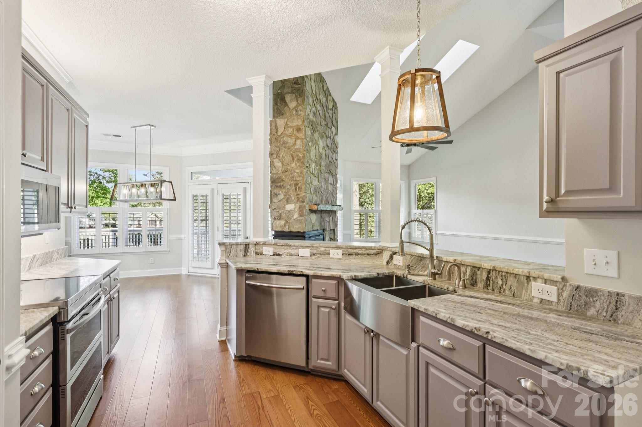 206 Millingport Lane — New London