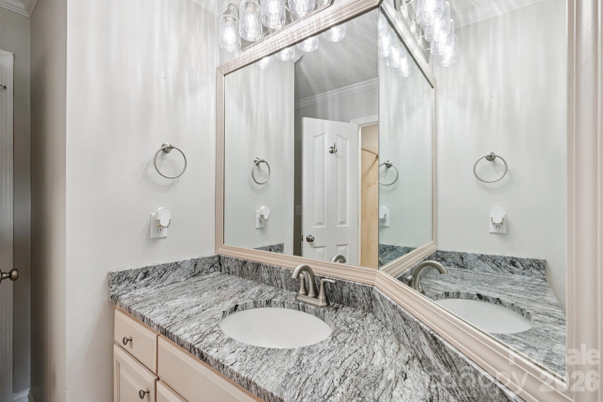 206 Millingport Lane — New London