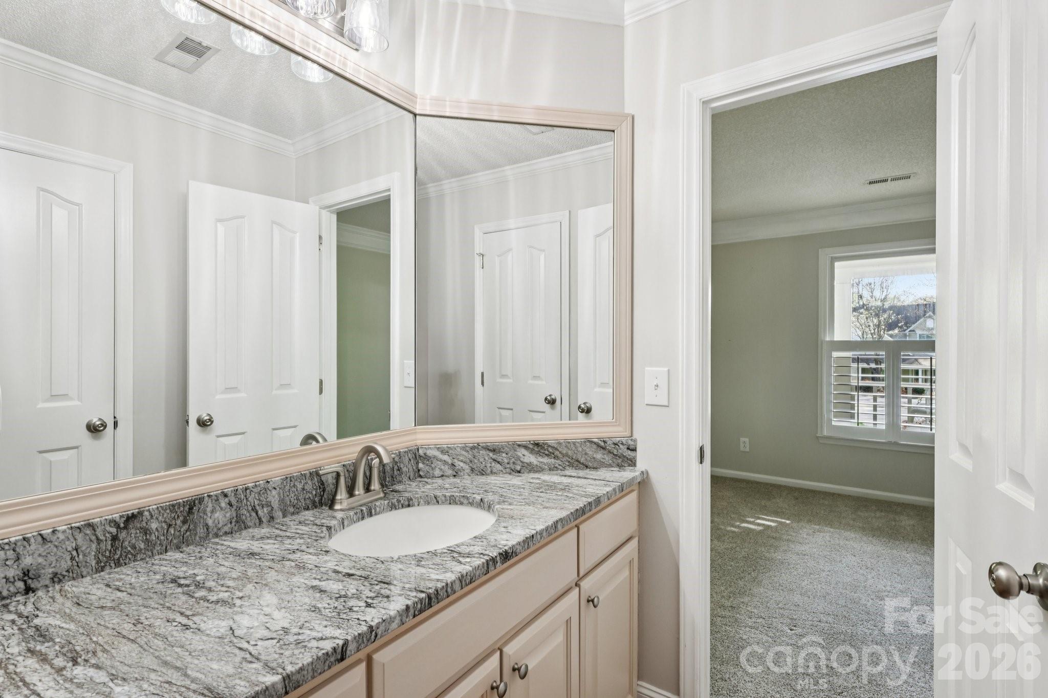 206 Millingport Lane — New London