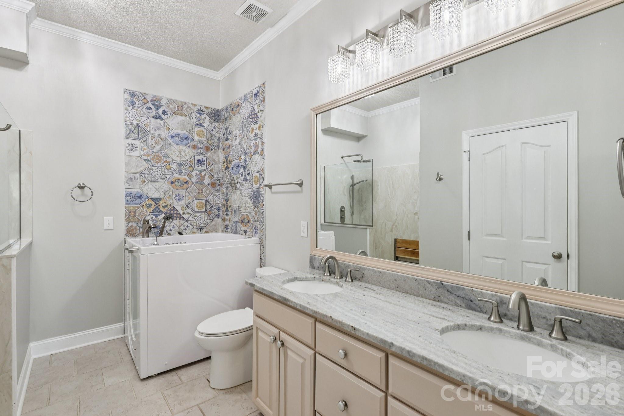 206 Millingport Lane — New London