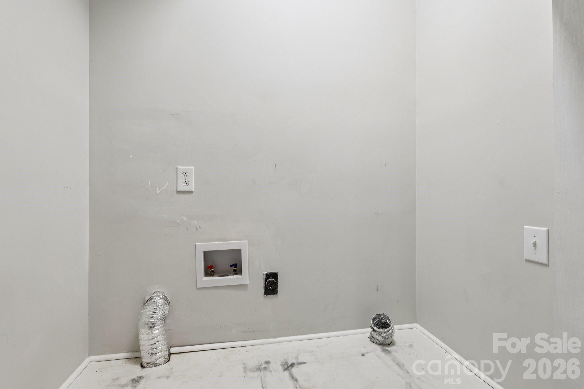 206 Millingport Lane — New London