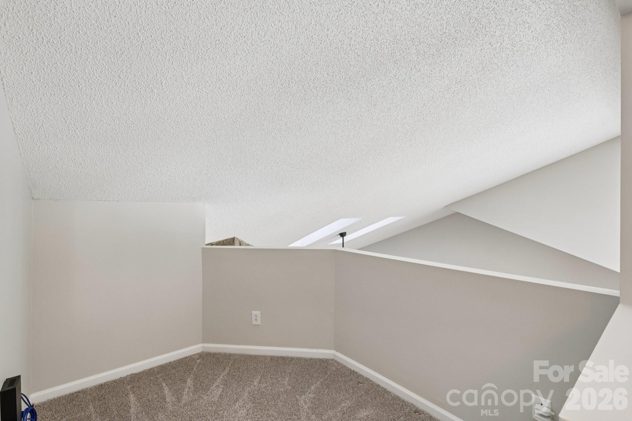 206 Millingport Lane — New London
