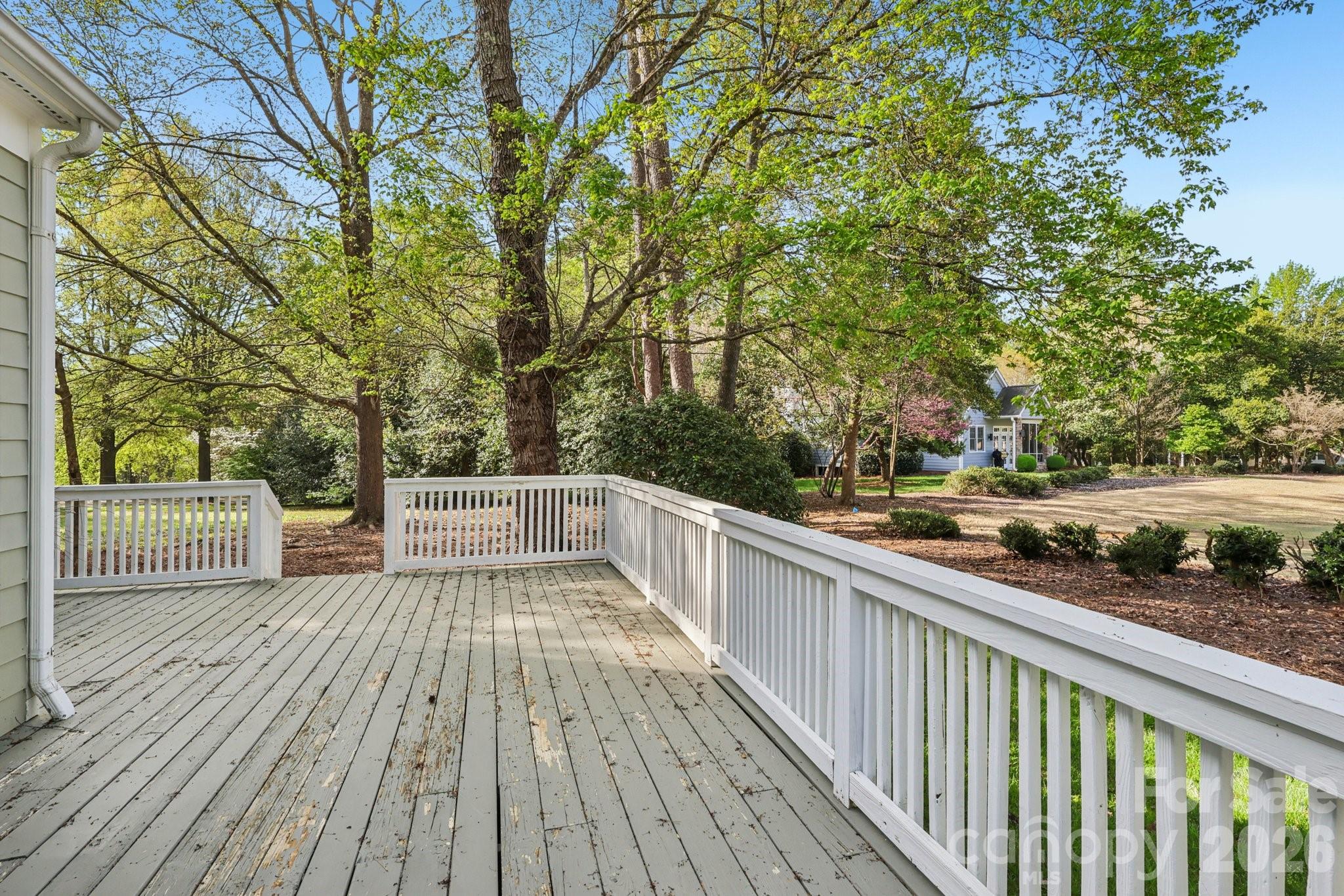 206 Millingport Lane — New London