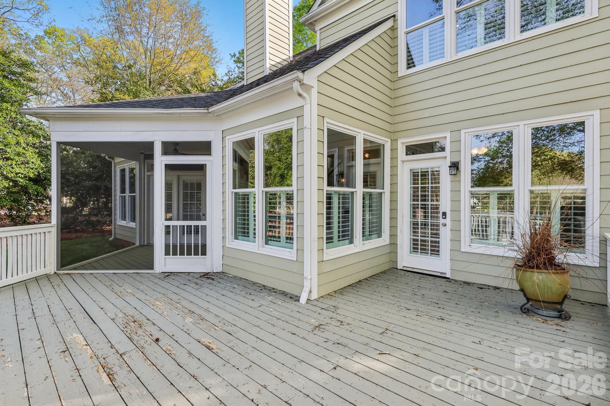 206 Millingport Lane — New London