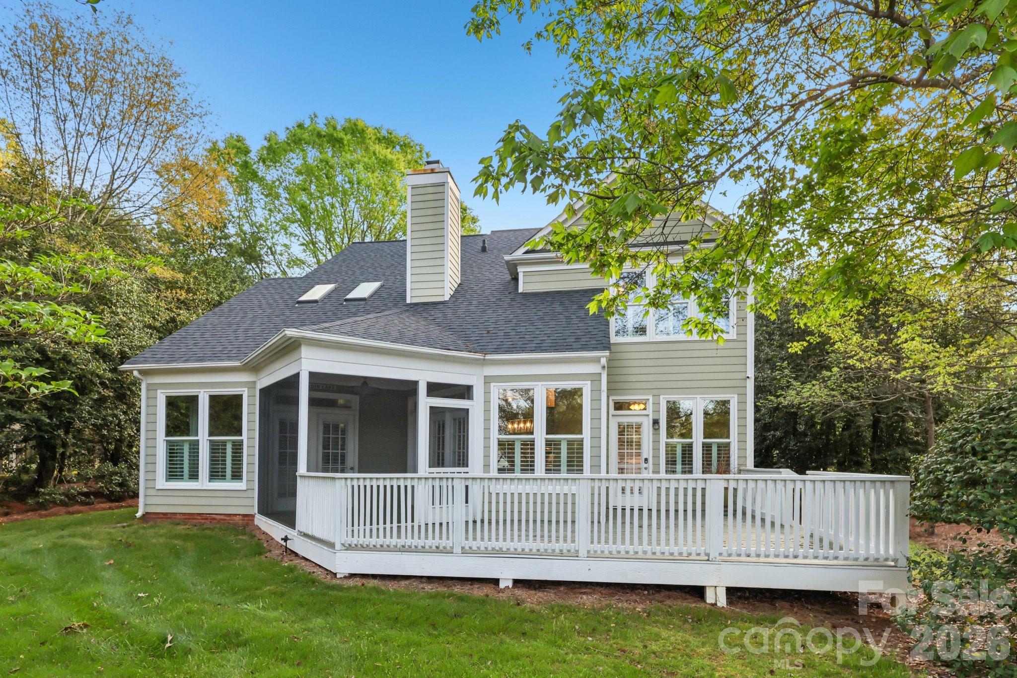 206 Millingport Lane — New London