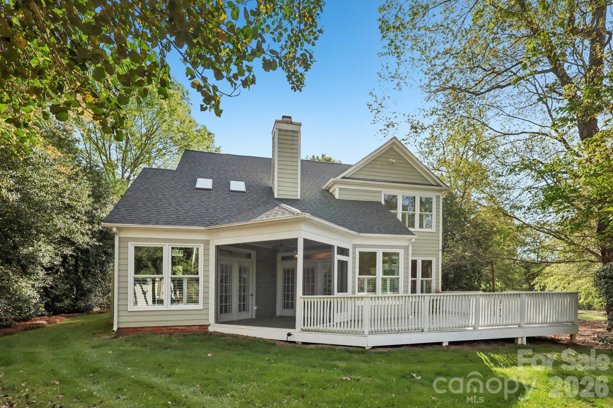 206 Millingport Lane — New London