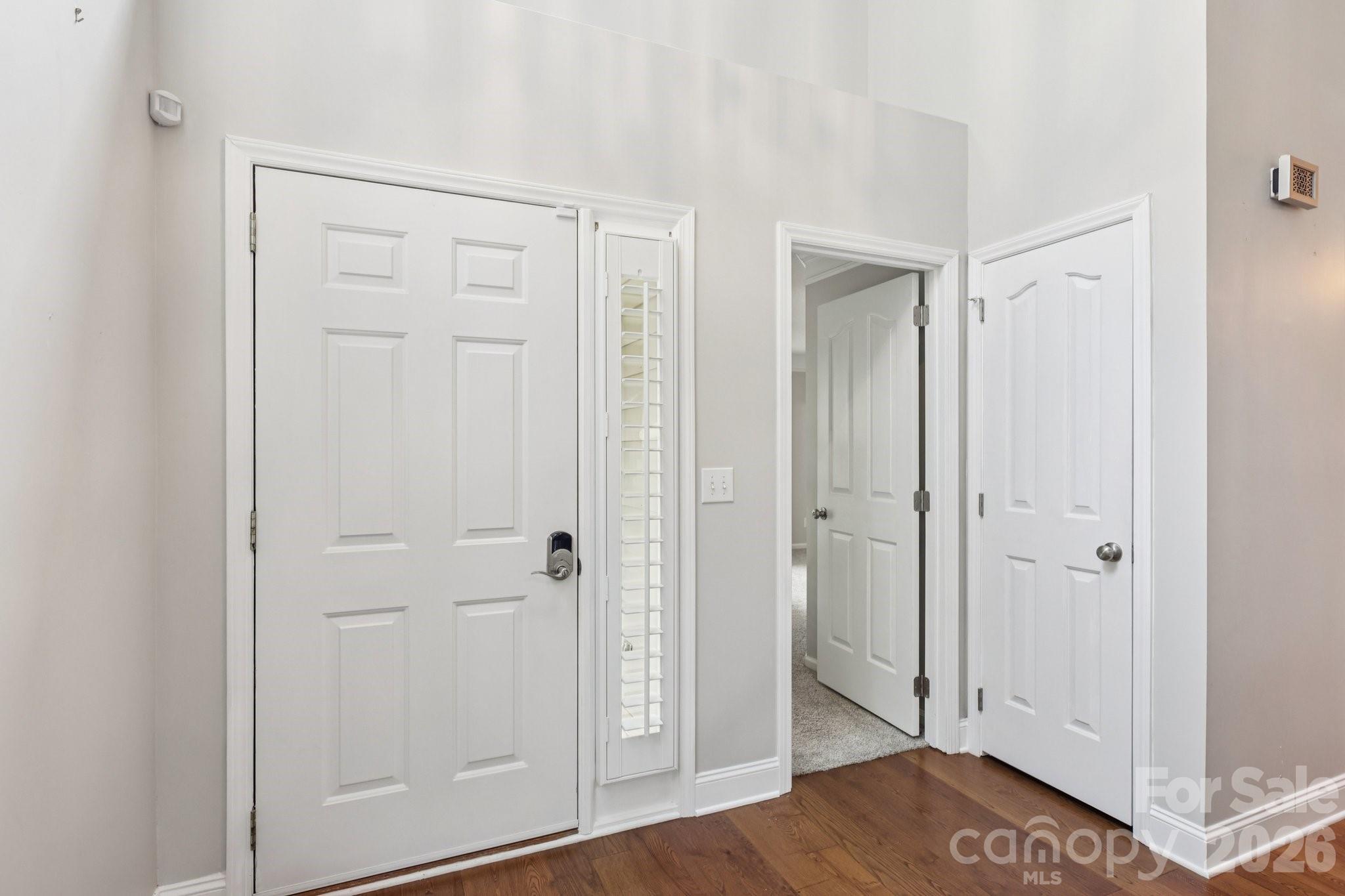 206 Millingport Lane — New London
