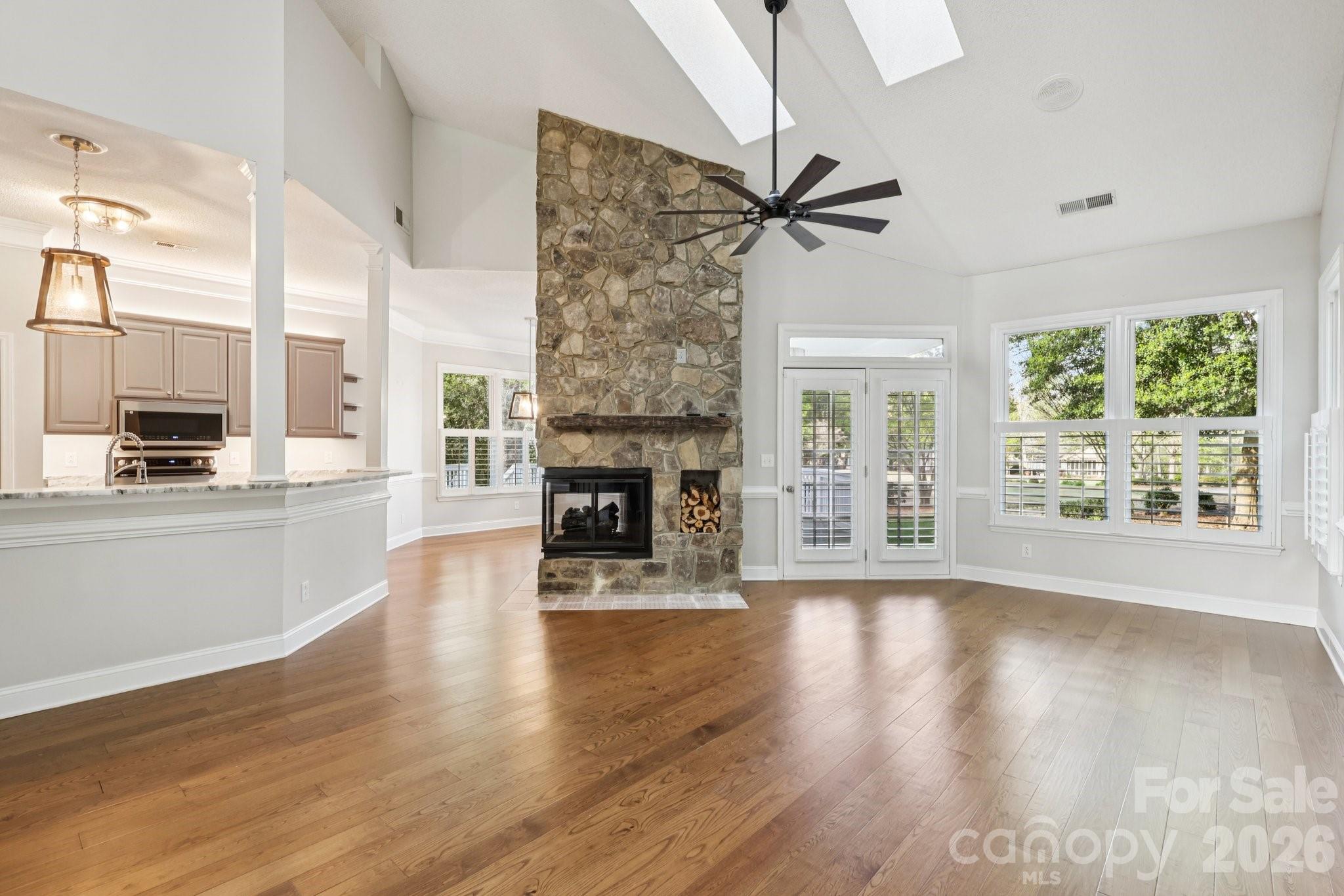 206 Millingport Lane — New London