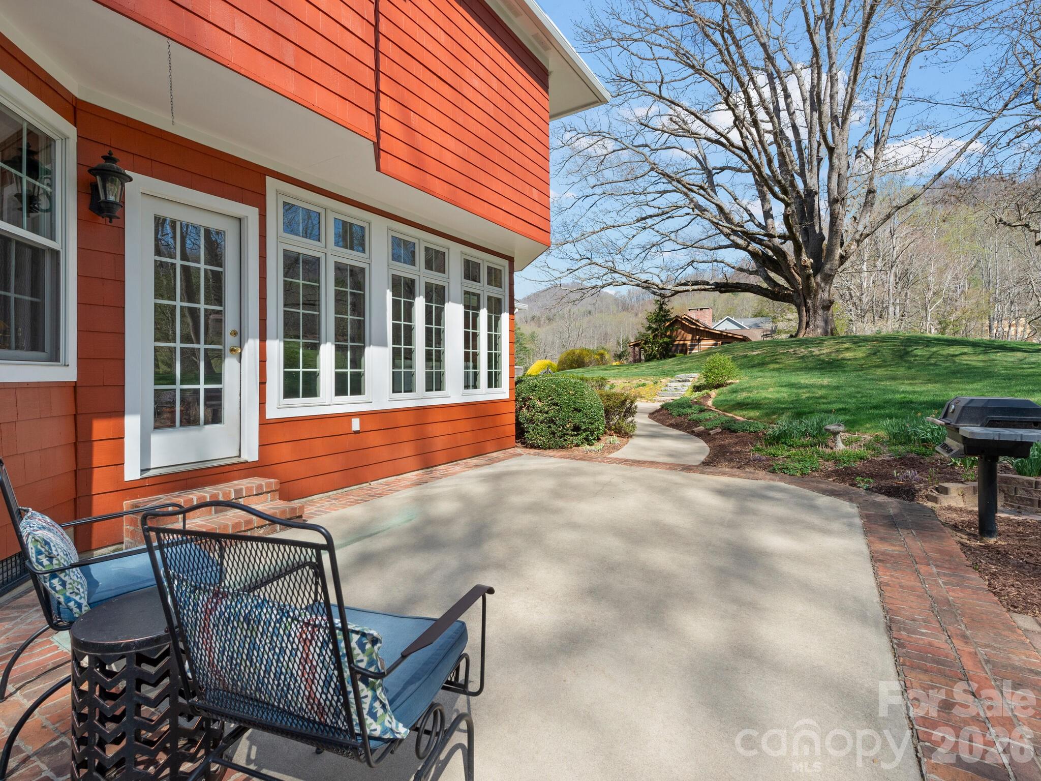 223 Fairway Terrace — Canton
