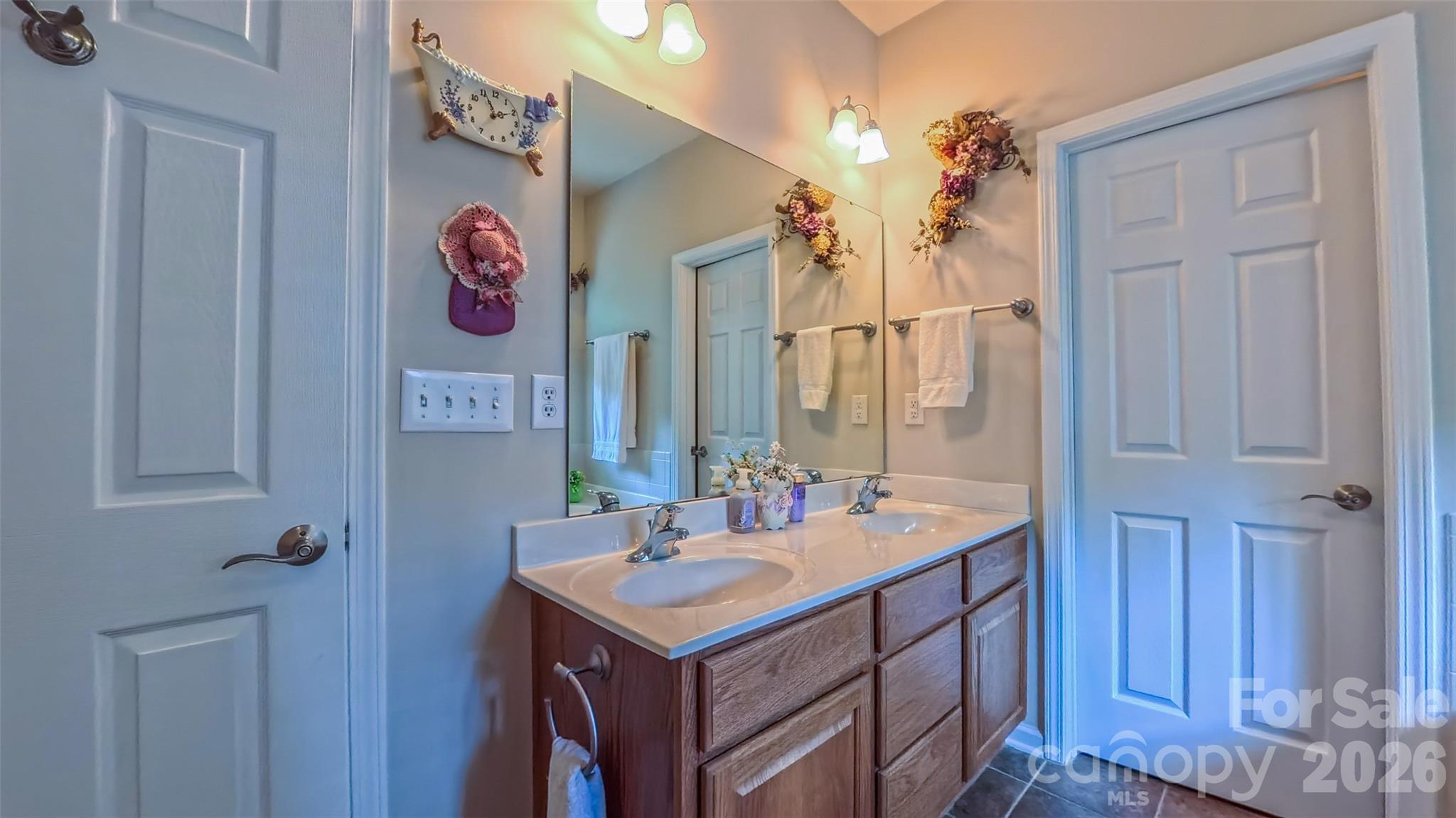 6855 Colonial Garden Drive — Huntersville