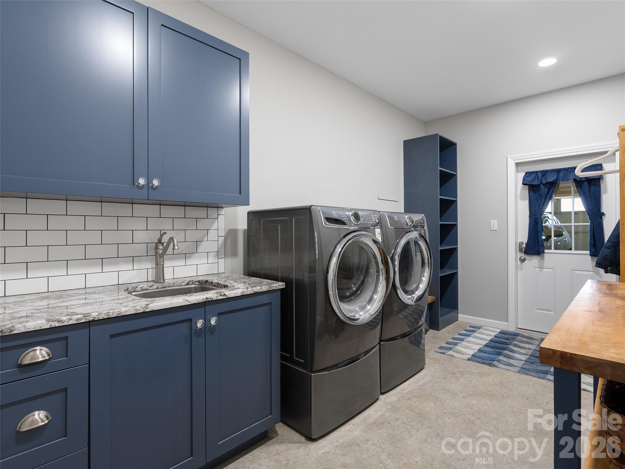 33 Freedom Drive — Waynesville