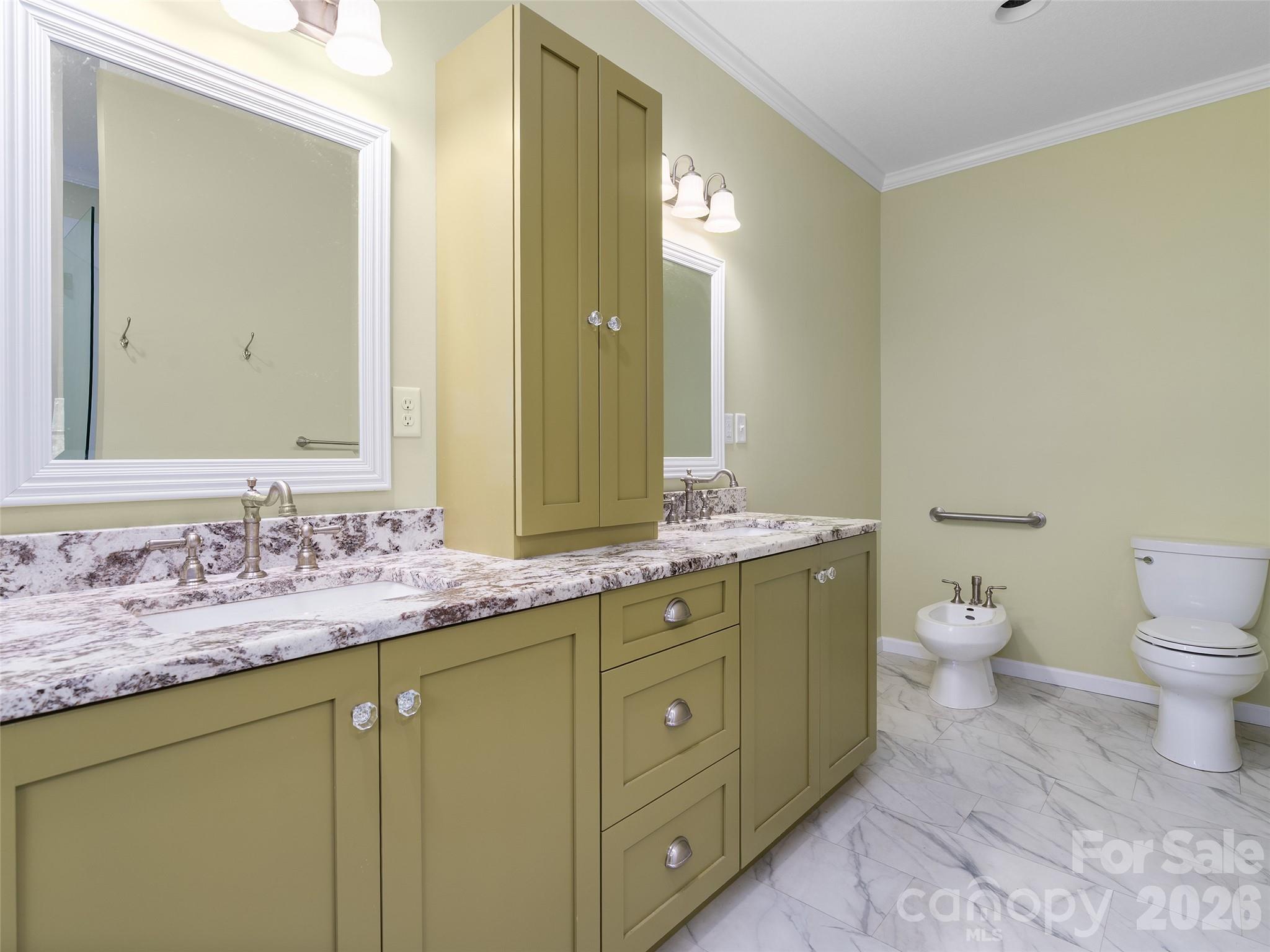 33 Freedom Drive — Waynesville