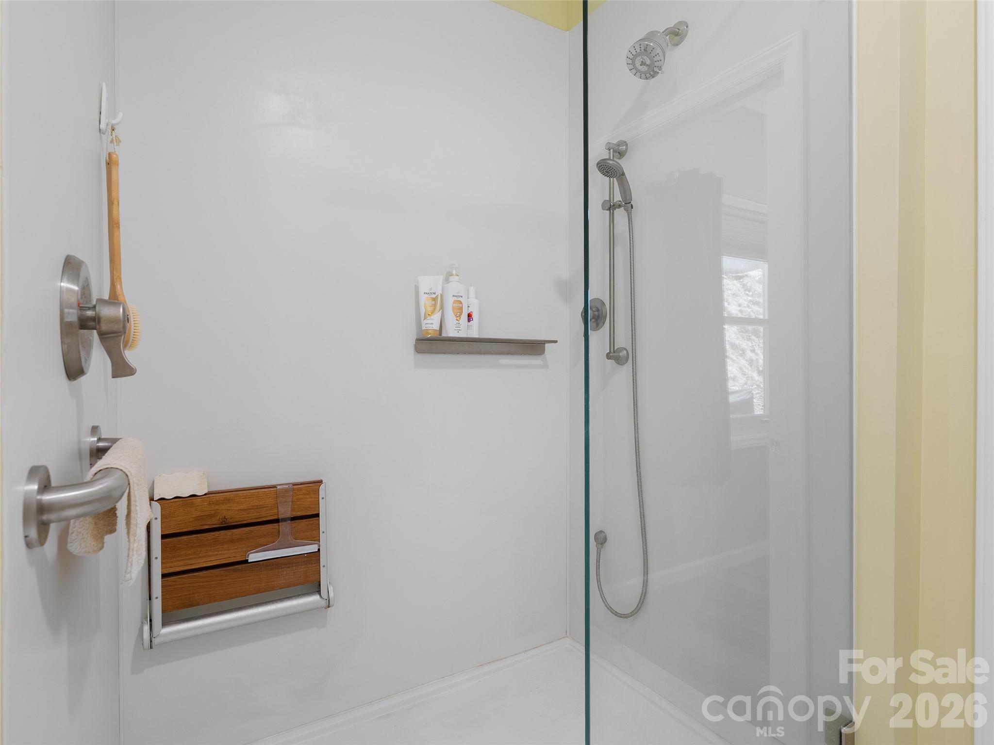 33 Freedom Drive — Waynesville