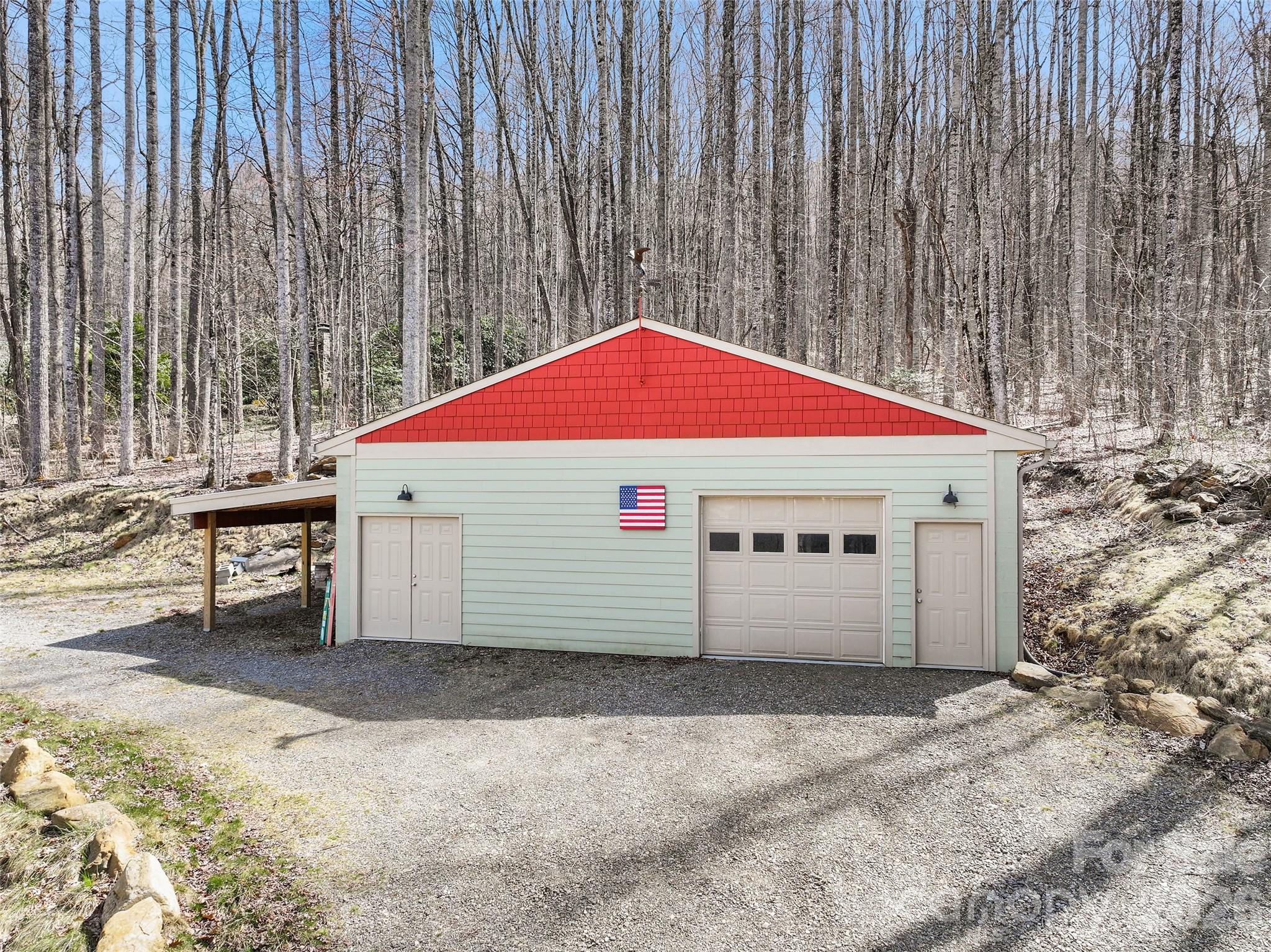 33 Freedom Drive — Waynesville