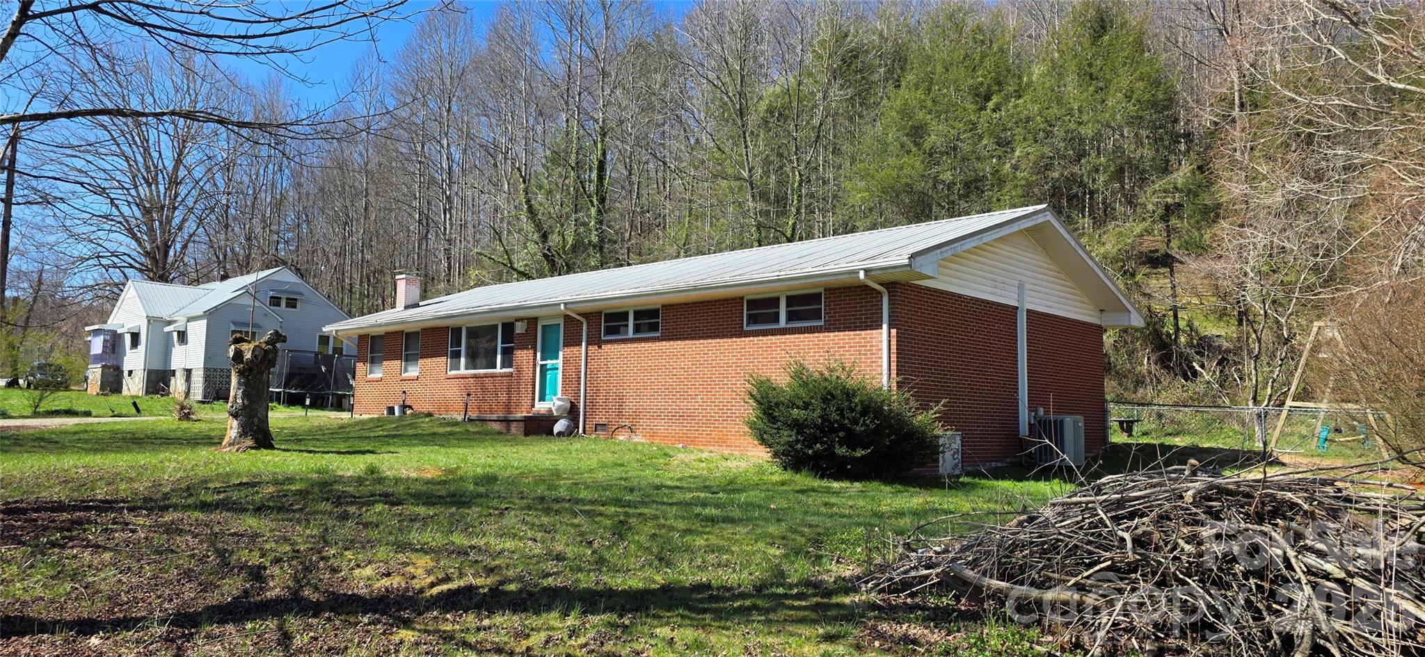 5661 Asheville Highway — Pisgah Forest
