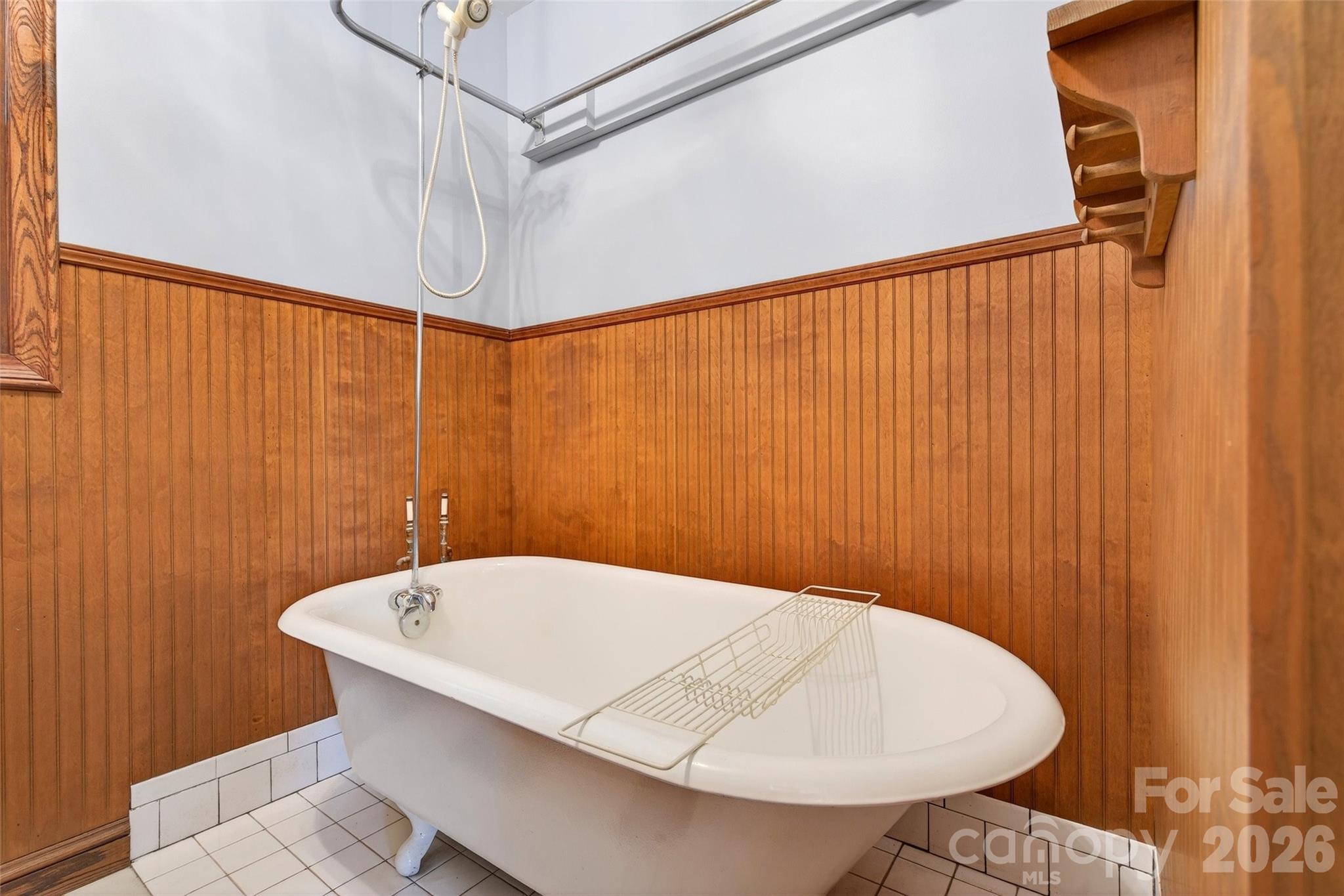 169 Hilltop Road — Black Mountain