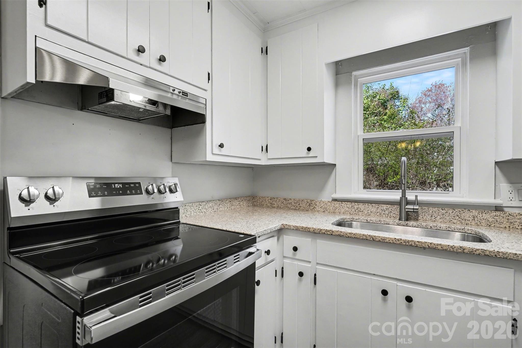 2407 4th Street NE — Hickory
