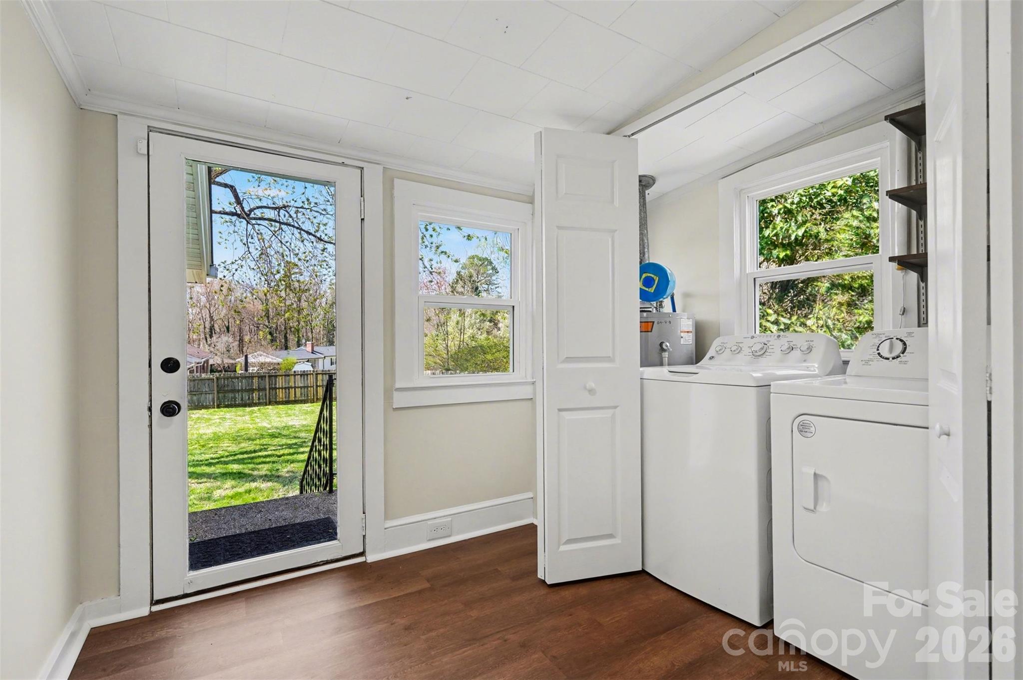 2407 4th Street NE — Hickory
