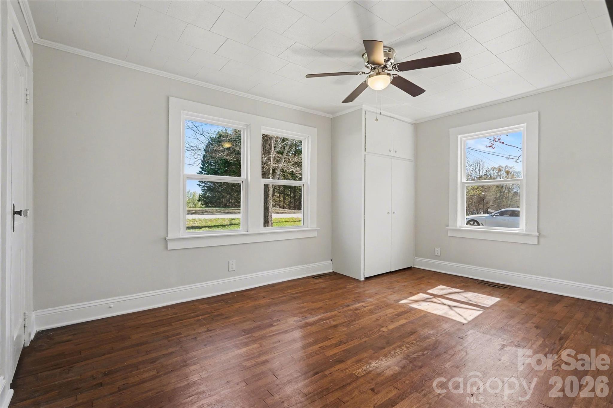 2407 4th Street NE — Hickory