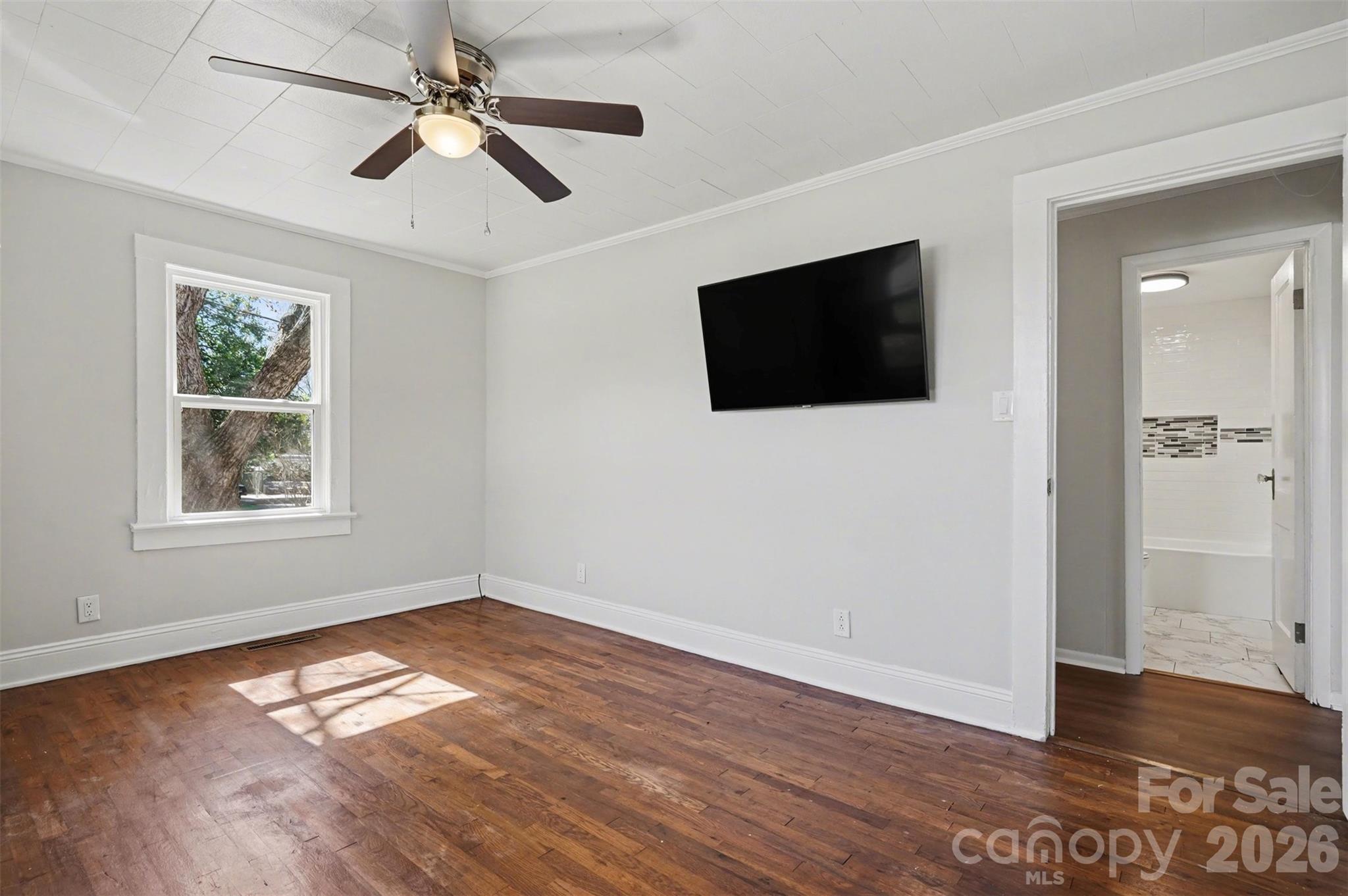 2407 4th Street NE — Hickory