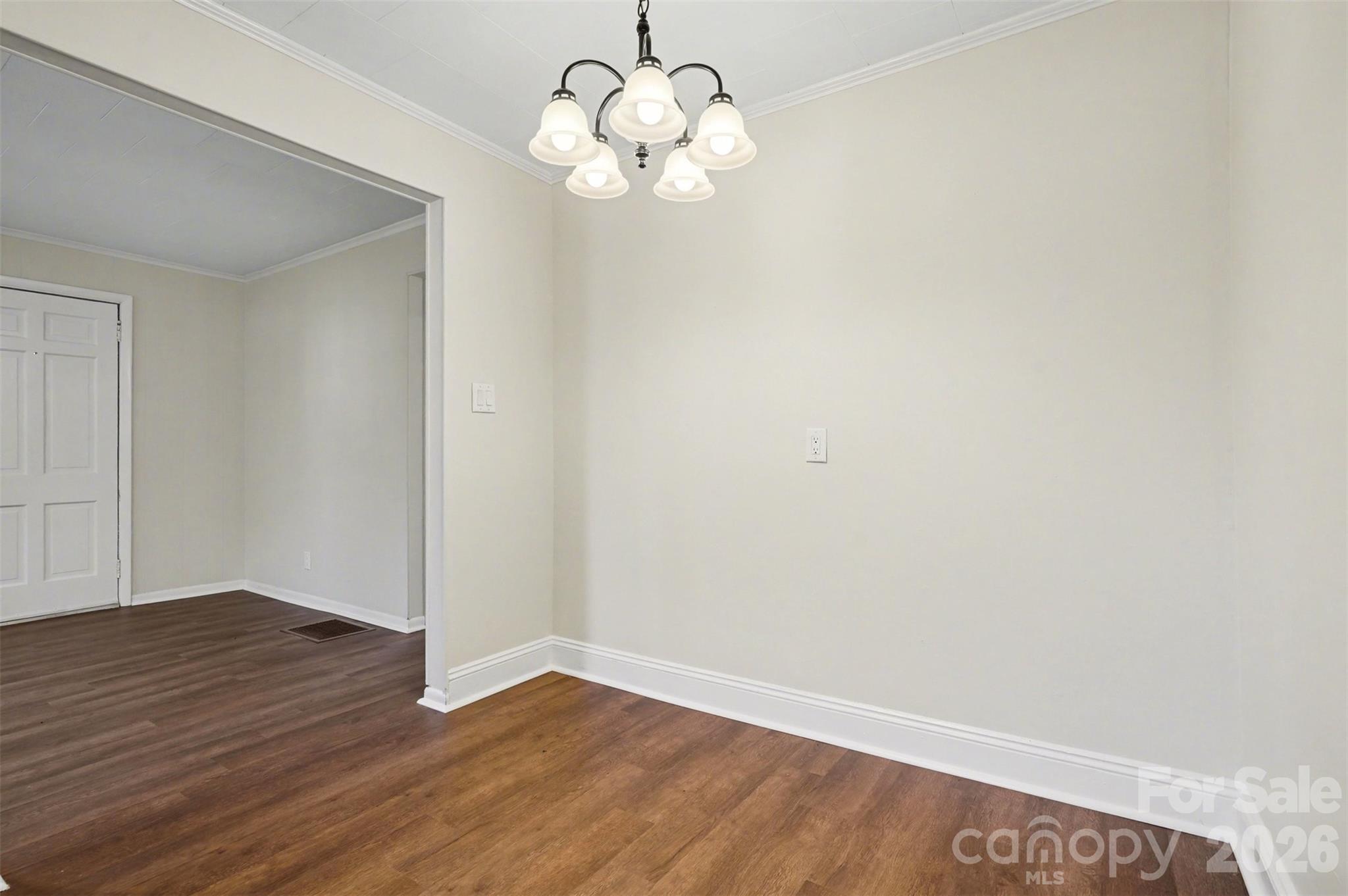 2407 4th Street NE — Hickory