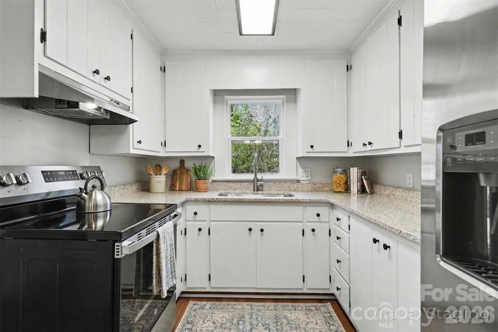 2407 4th Street NE — Hickory
