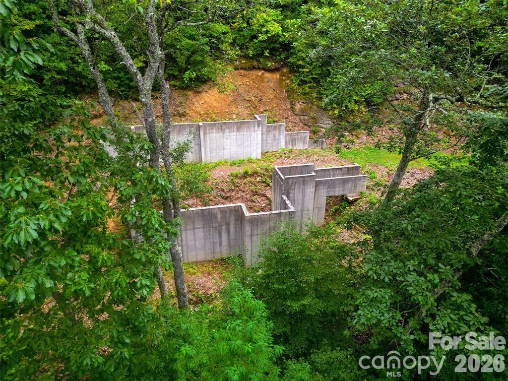 301 Awohali Trail — Maggie Valley