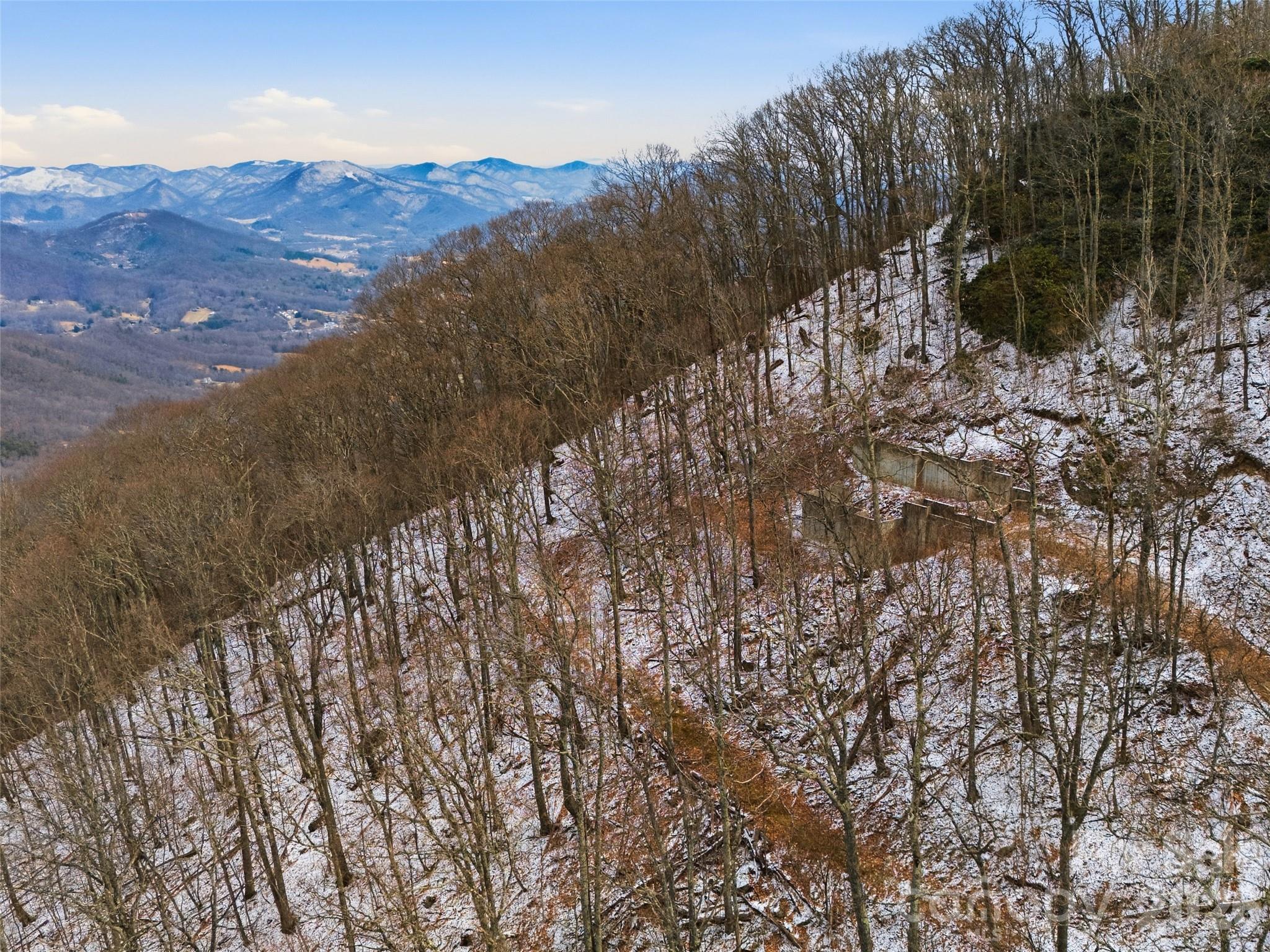 301 Awohali Trail — Maggie Valley