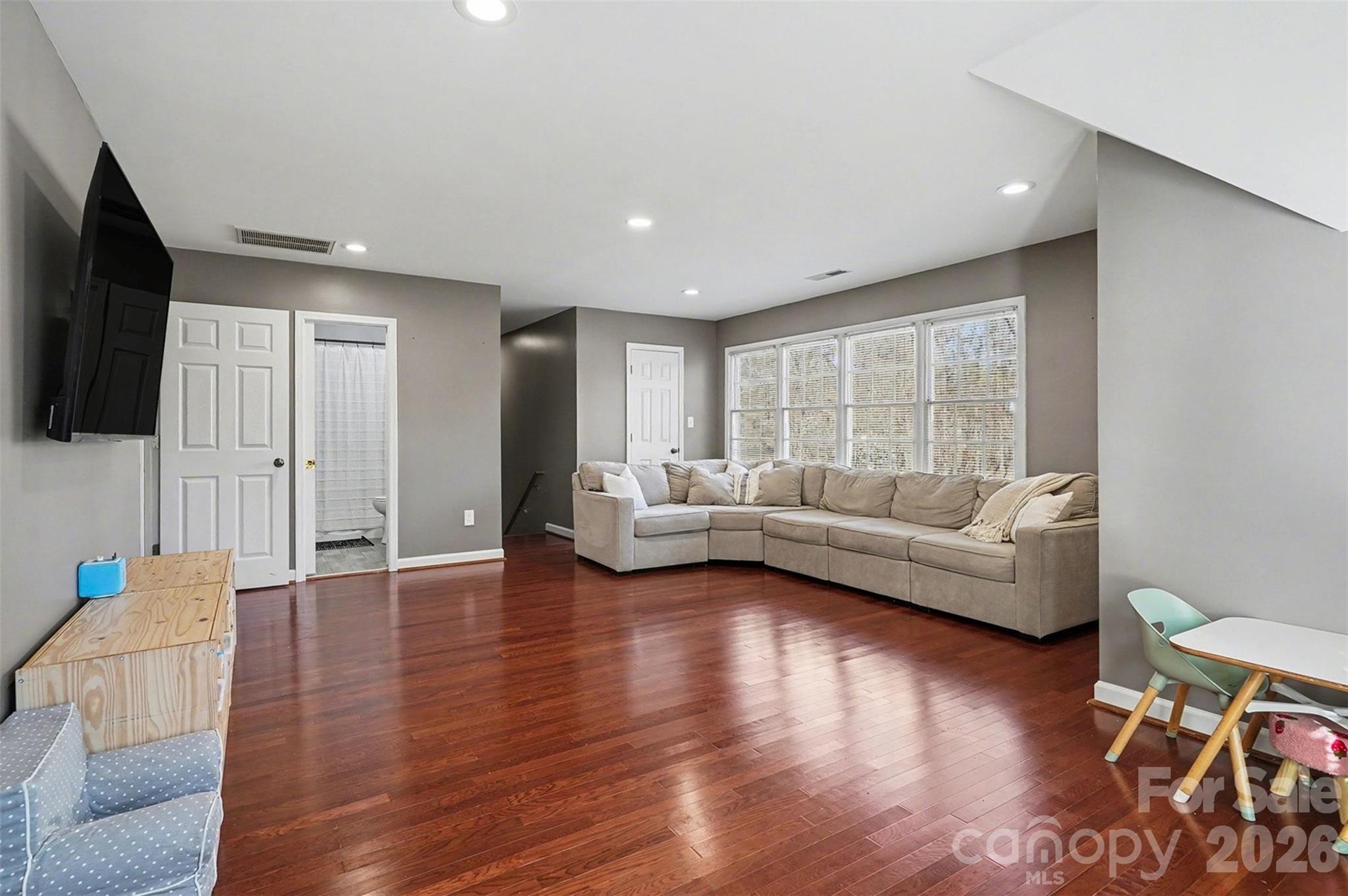 9800 Moody Court — Harrisburg