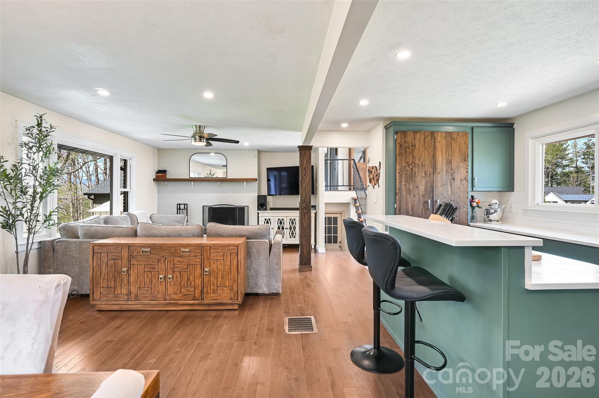 46 Mountain View Drive — Arden