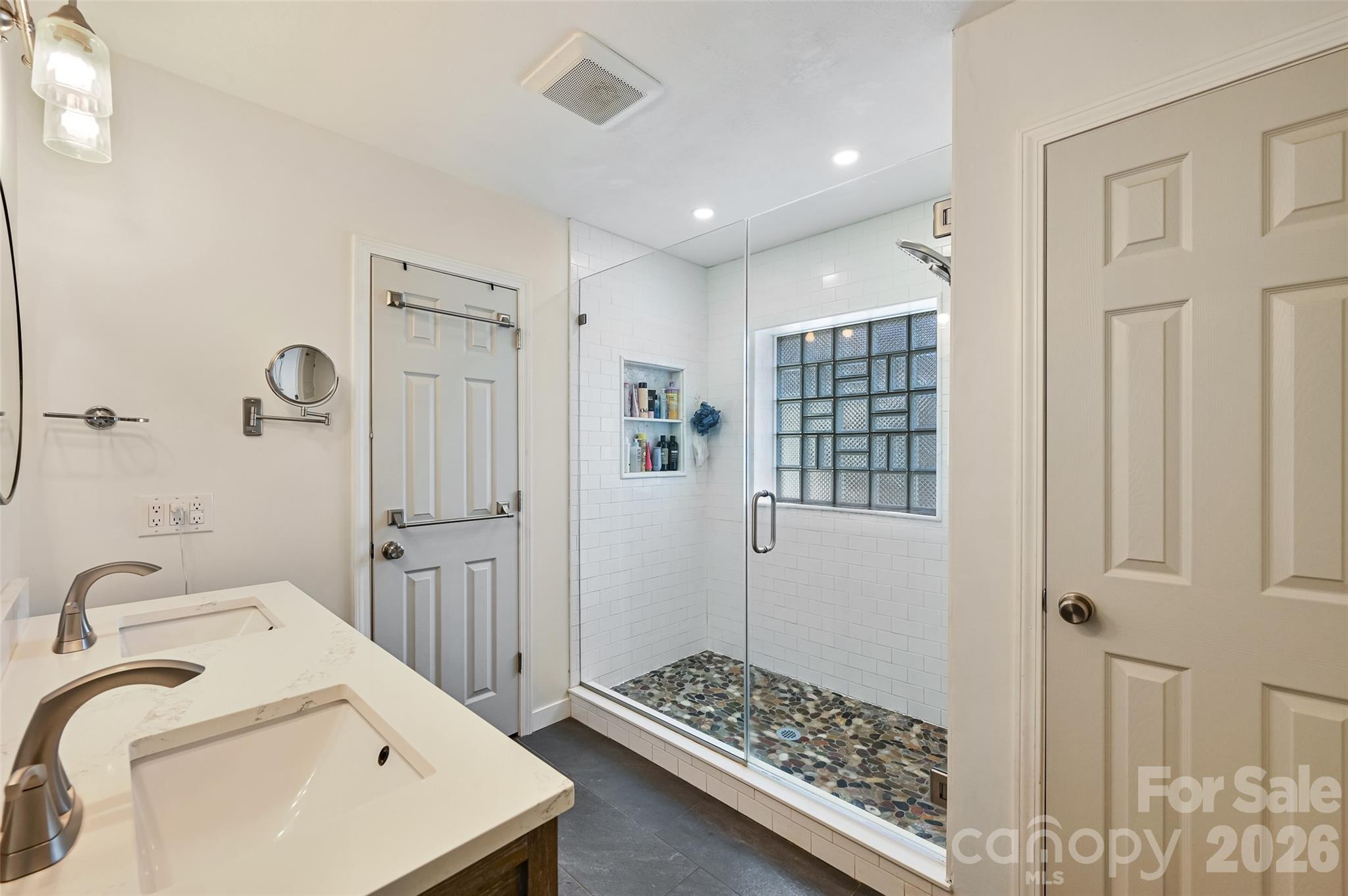 46 Mountain View Drive — Arden