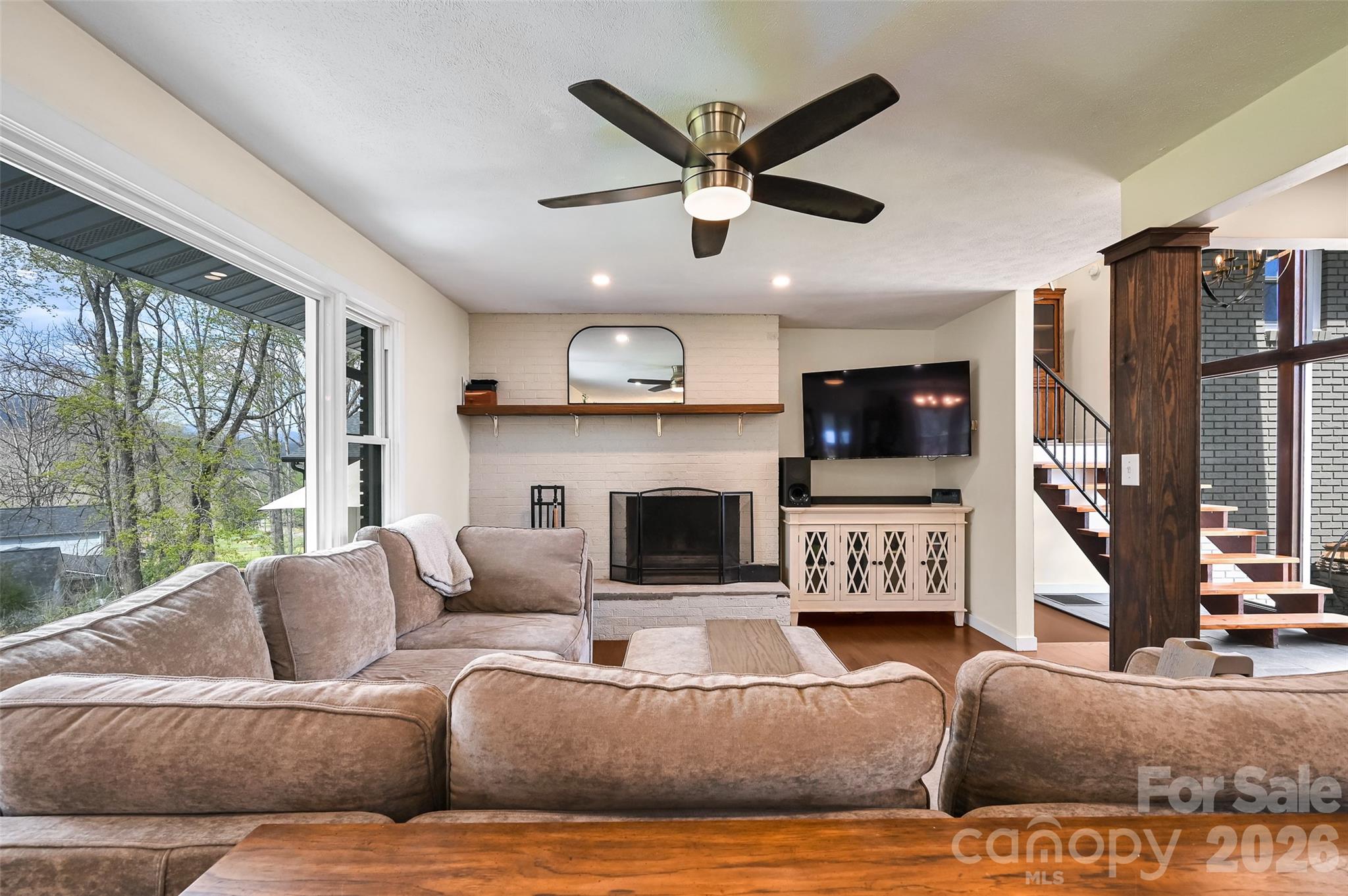 46 Mountain View Drive — Arden